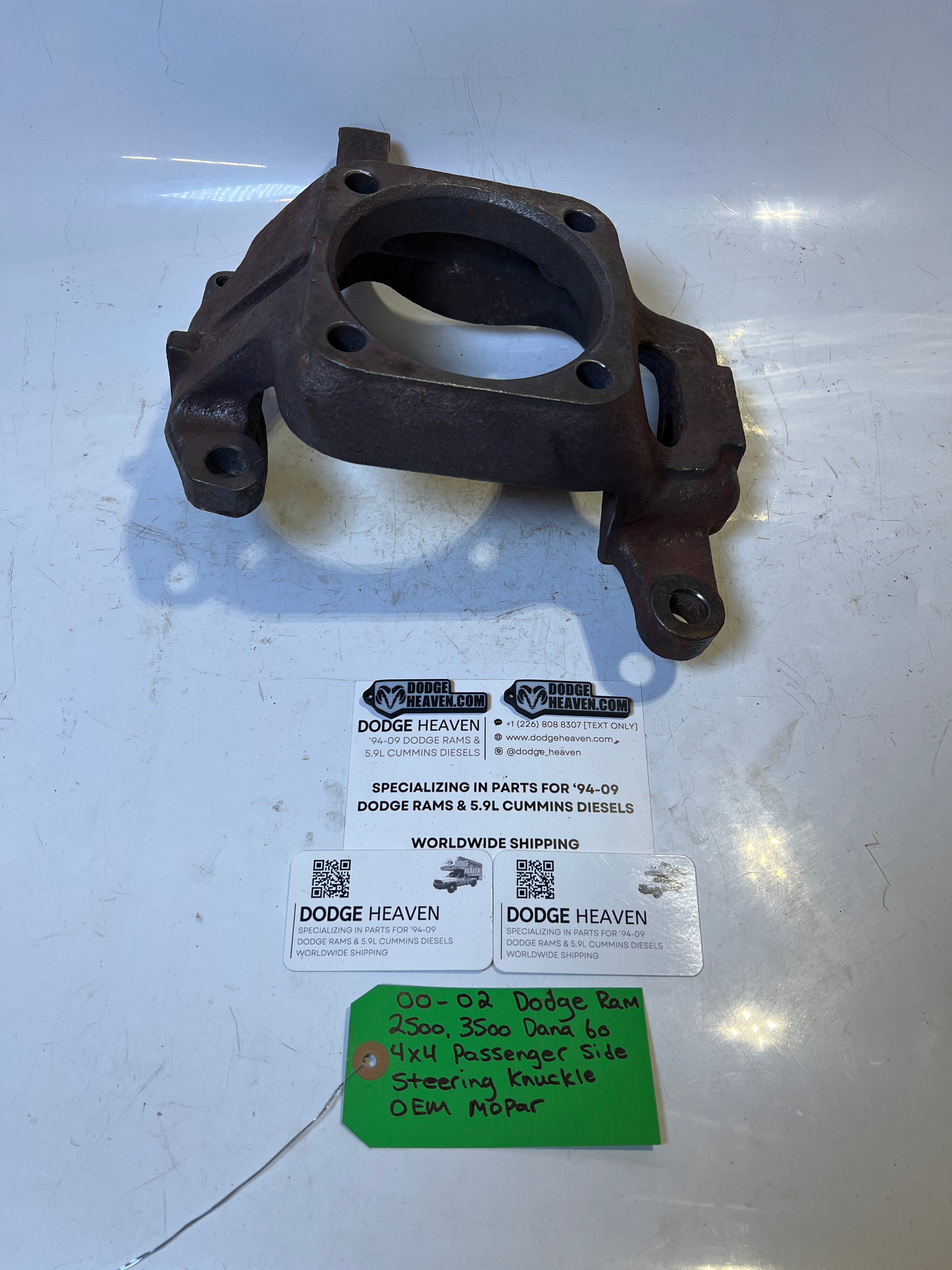 2000-2002 Dodge Ram 2500 3500 4x4 Dana 60 Passenger-Side Steering Knuckle (OEM)