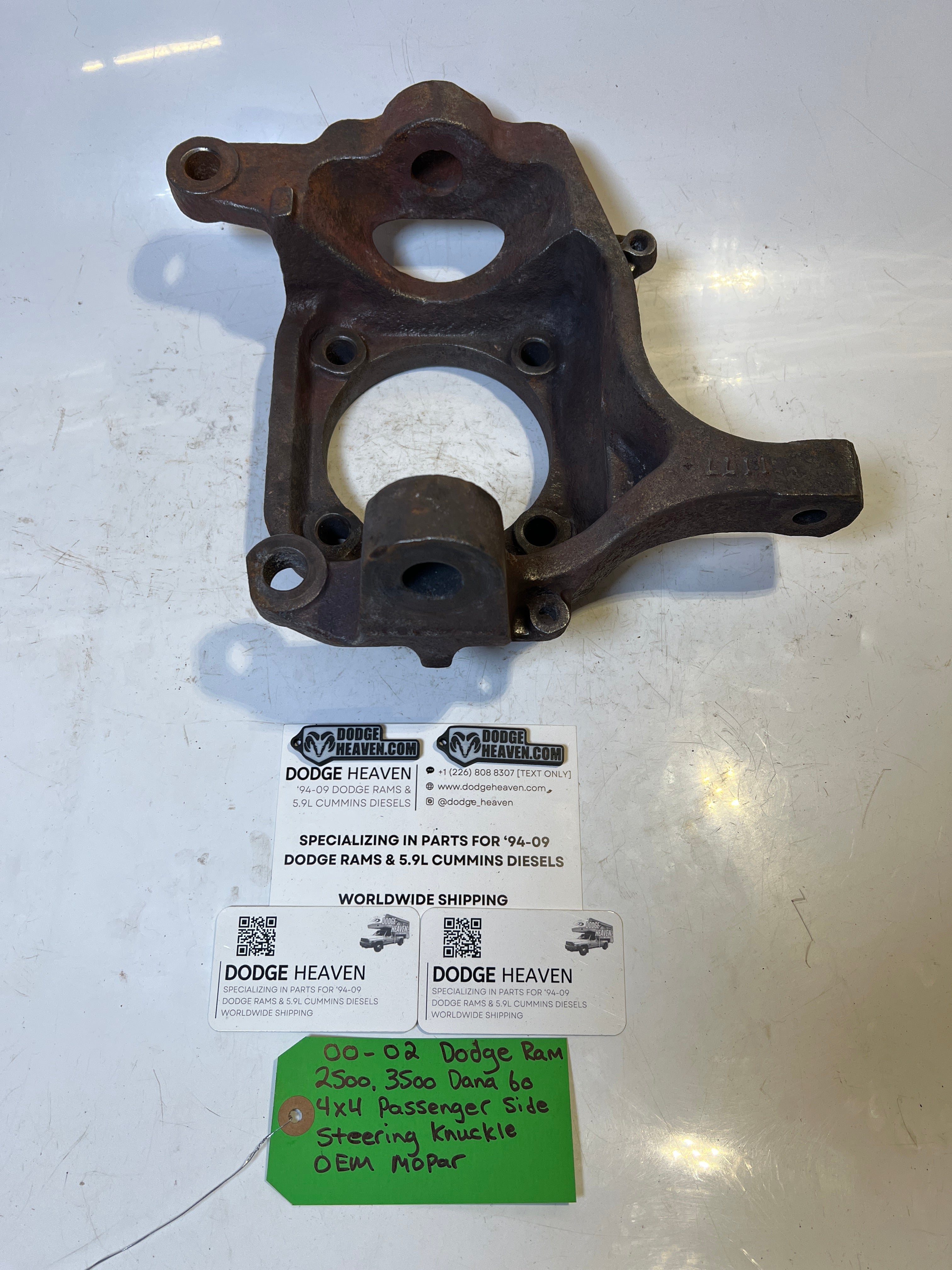 2000-2002 Dodge Ram 2500 3500 4x4 Dana 60 Passenger-Side Steering Knuckle (OEM)