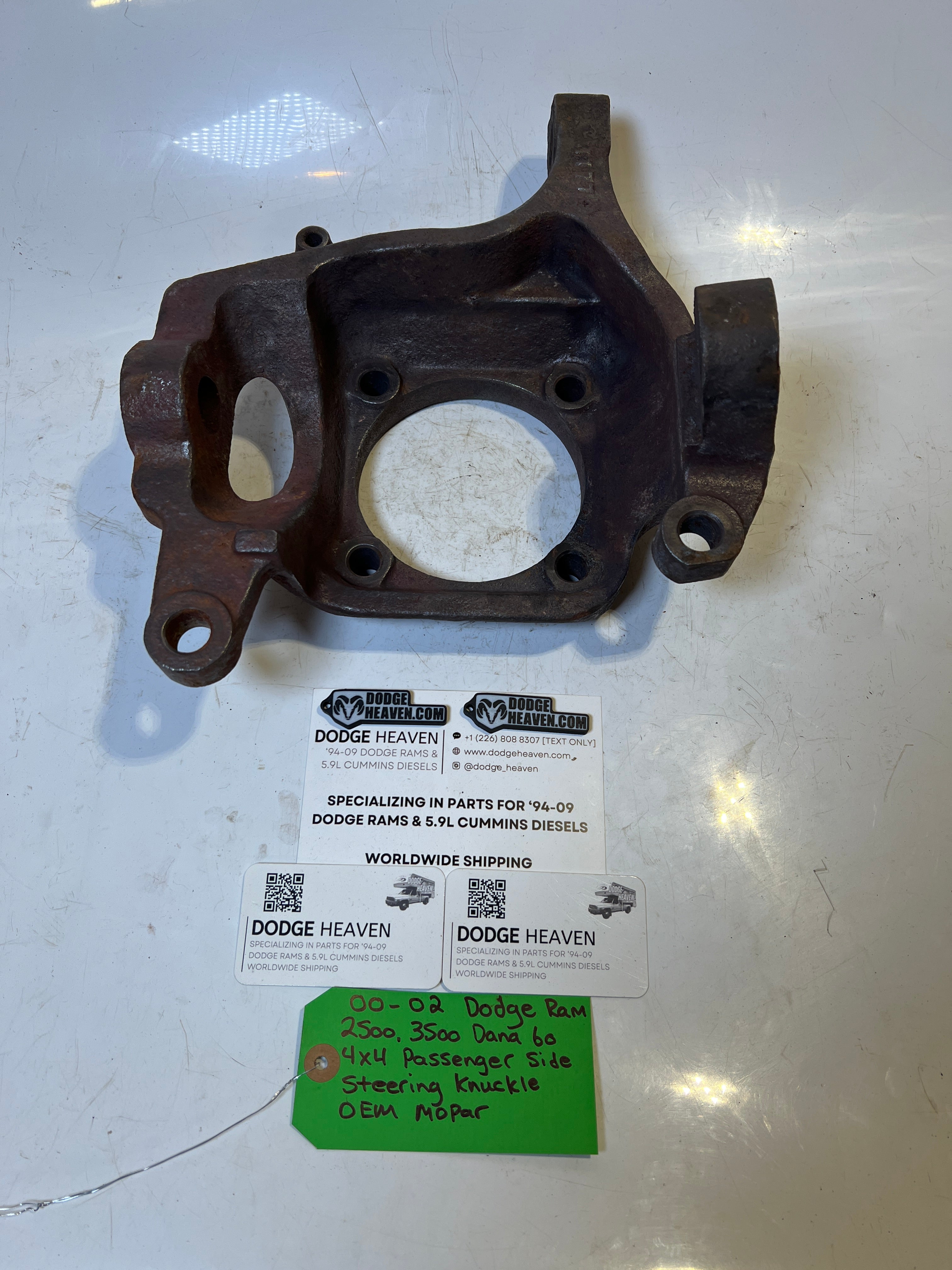 2000-2002 Dodge Ram 2500 3500 4x4 Dana 60 Passenger-Side Steering Knuckle (OEM)