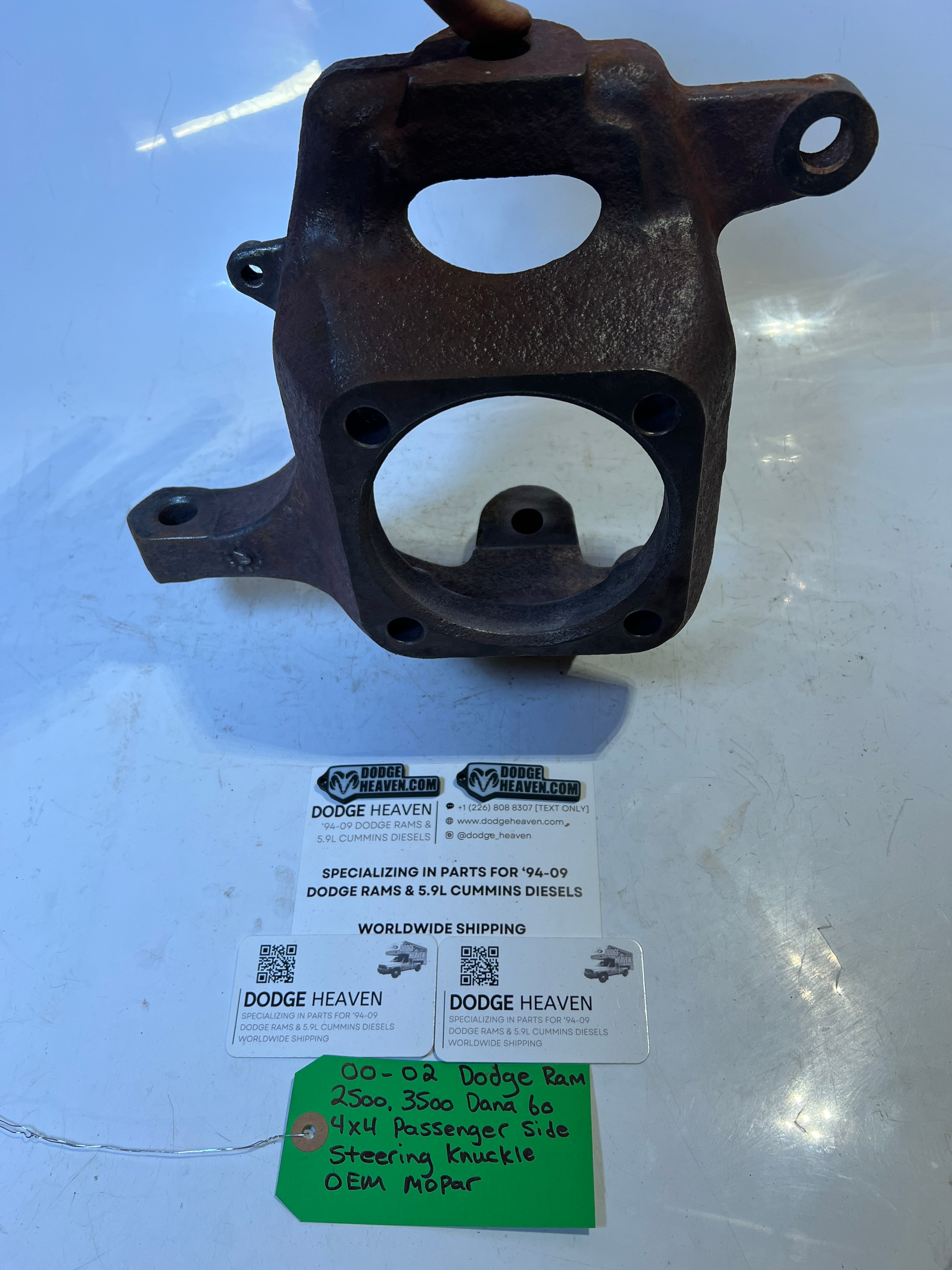 2000-2002 Dodge Ram 2500 3500 4x4 Dana 60 Passenger-Side Steering Knuckle (OEM)