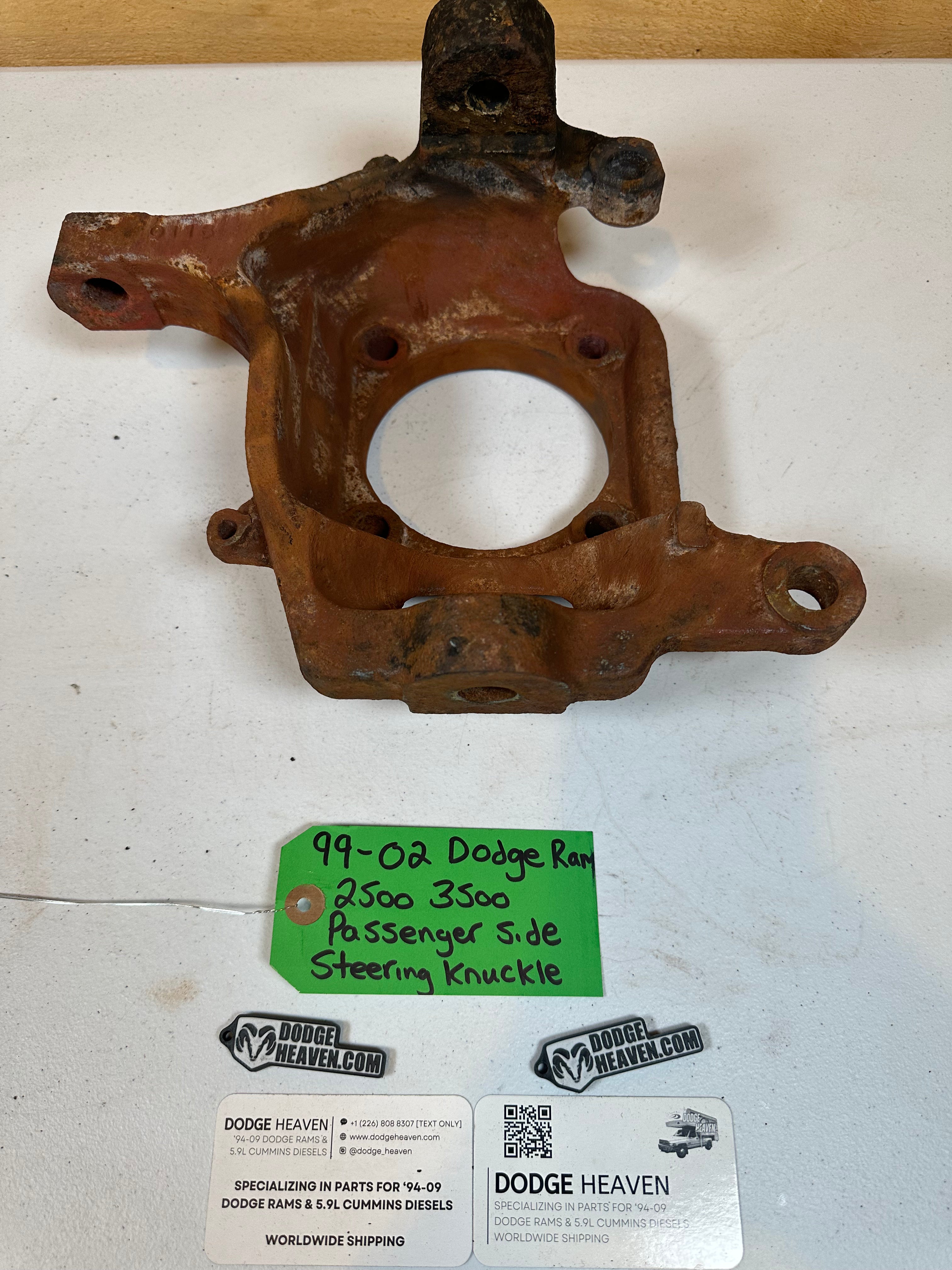 1999-2002 Dodge Ram 2500 3500 4x4 Dana 60 Passenger-Side Steering Knuckle (OEM)