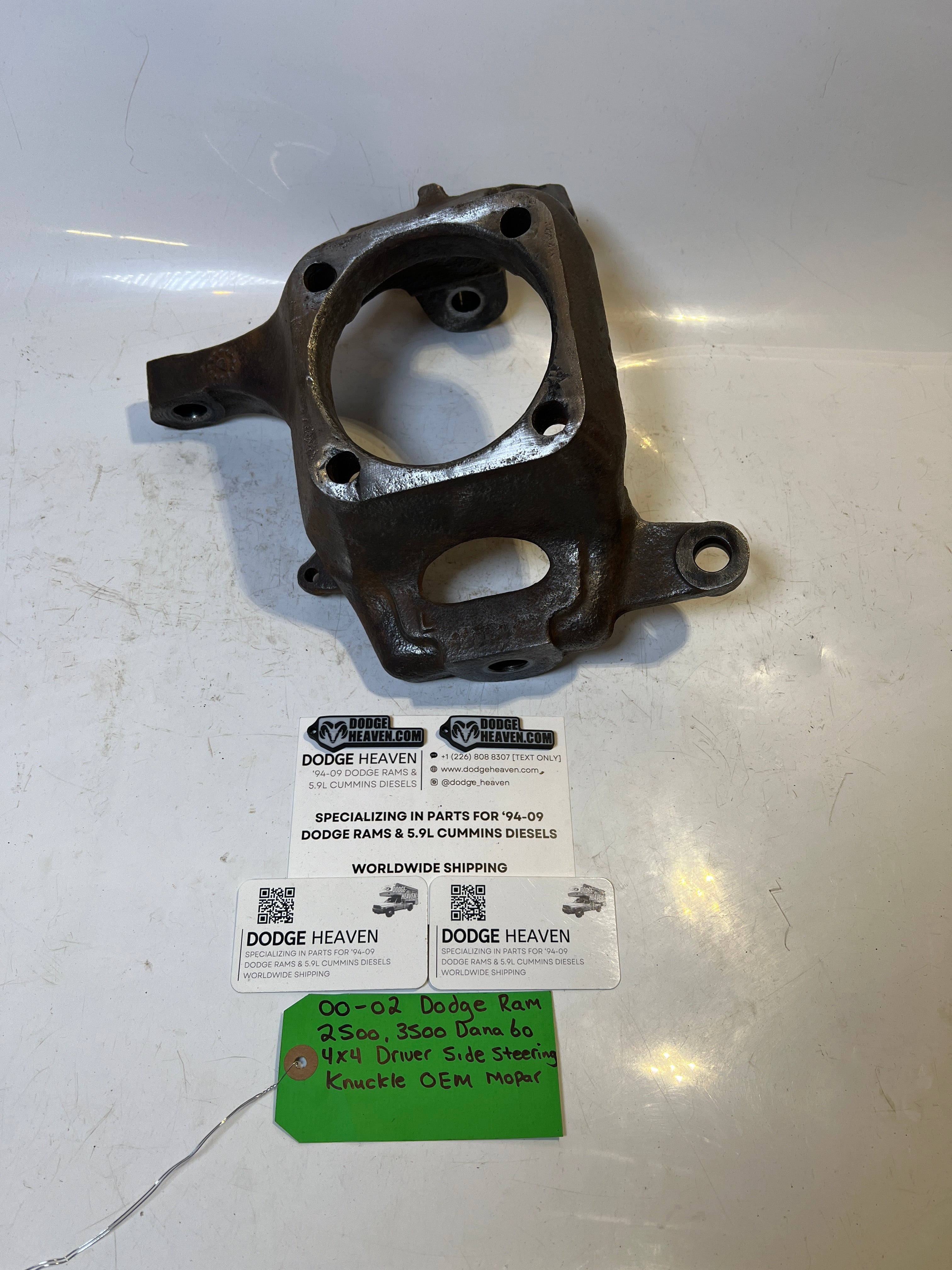 2000-2002 Dodge Ram 2500 3500 4x4 Dana 60 Driver-Side Steering Knuckle (OEM)