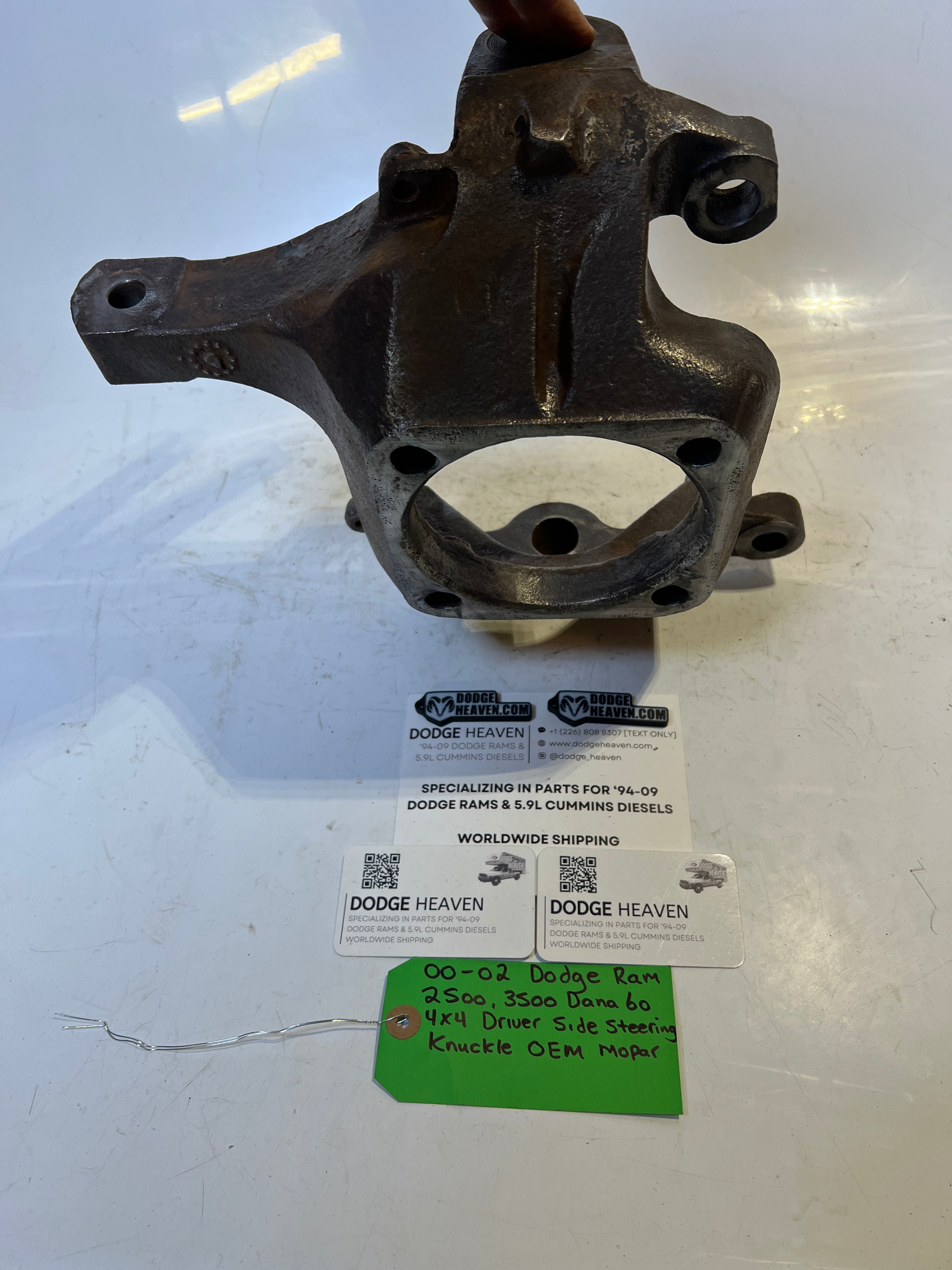 2000-2002 Dodge Ram 2500 3500 4x4 Dana 60 Driver-Side Steering Knuckle (OEM)