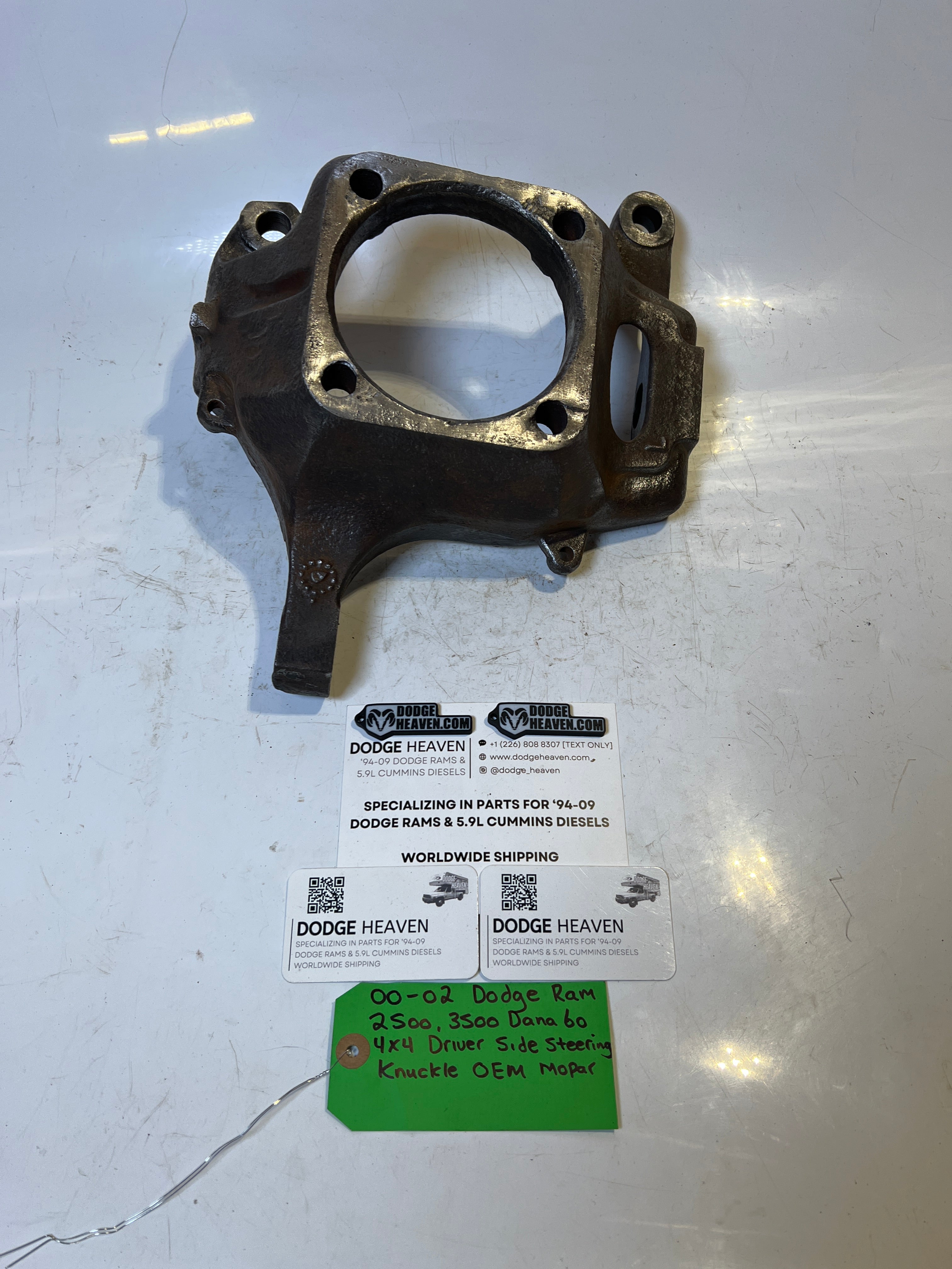 2000-2002 Dodge Ram 2500 3500 4x4 Dana 60 Driver-Side Steering Knuckle (OEM)