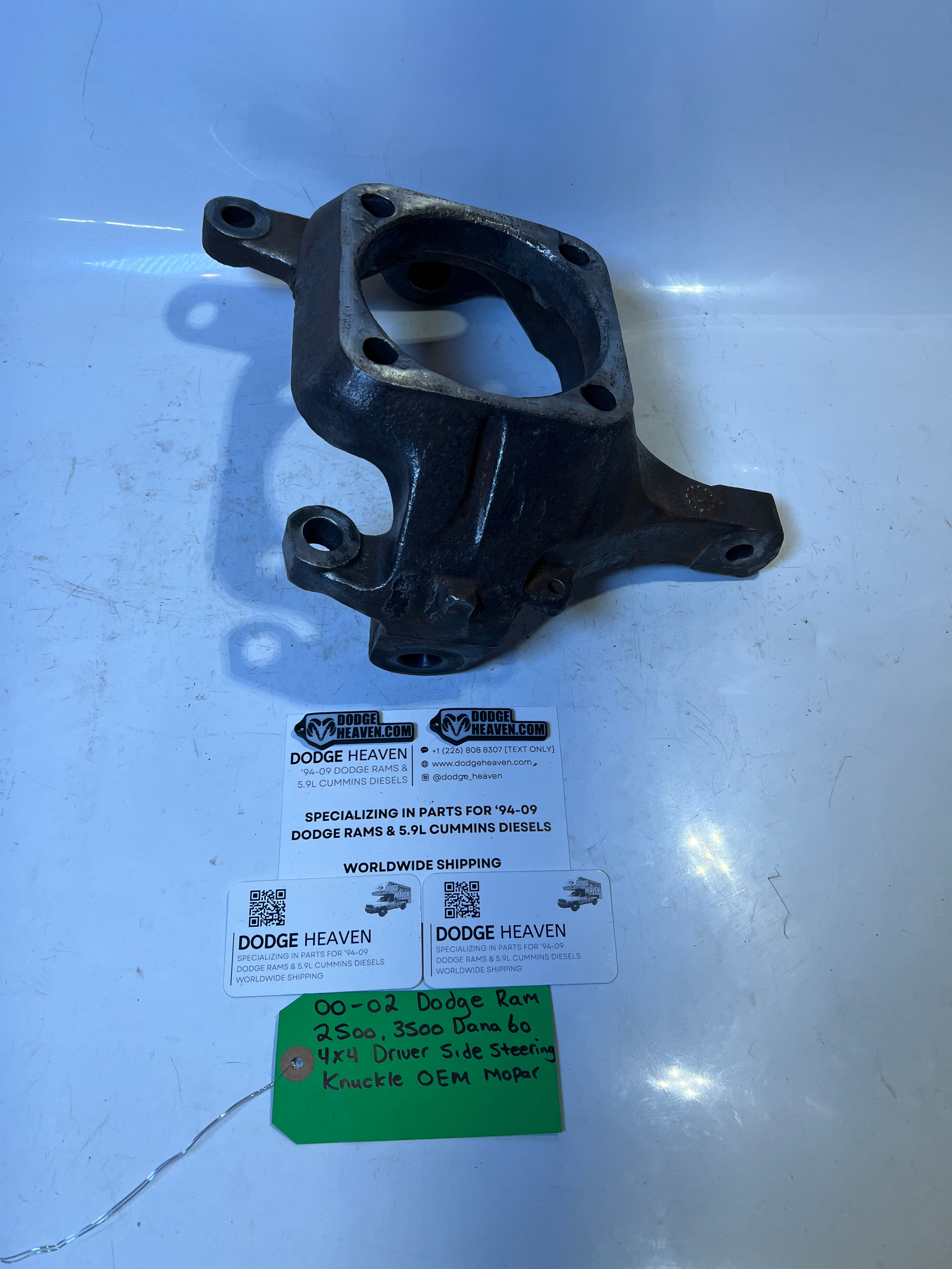 2000-2002 Dodge Ram 2500 3500 4x4 Dana 60 Driver-Side Steering Knuckle (OEM)