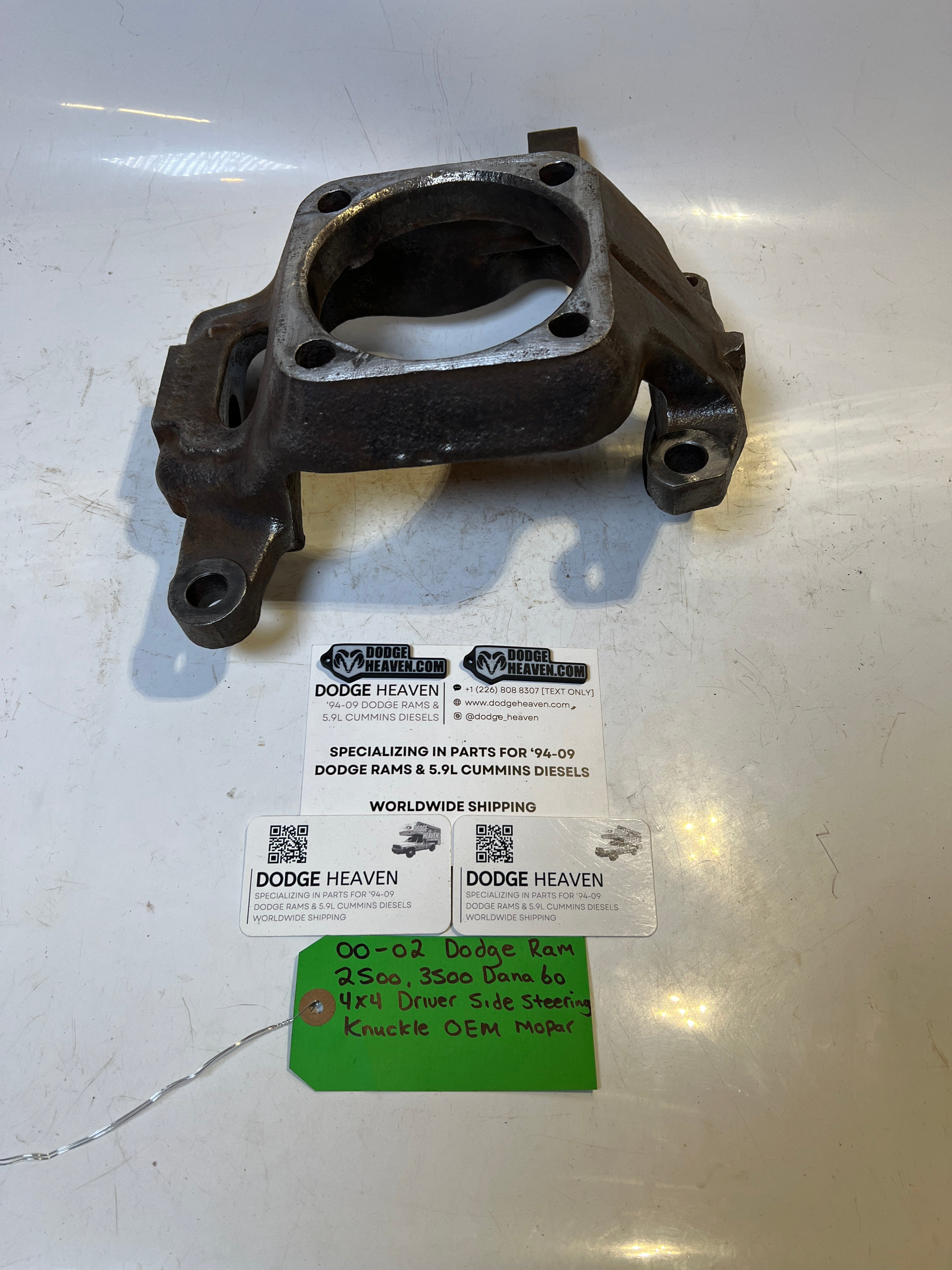 2000-2002 Dodge Ram 2500 3500 4x4 Dana 60 Driver-Side Steering Knuckle (OEM)