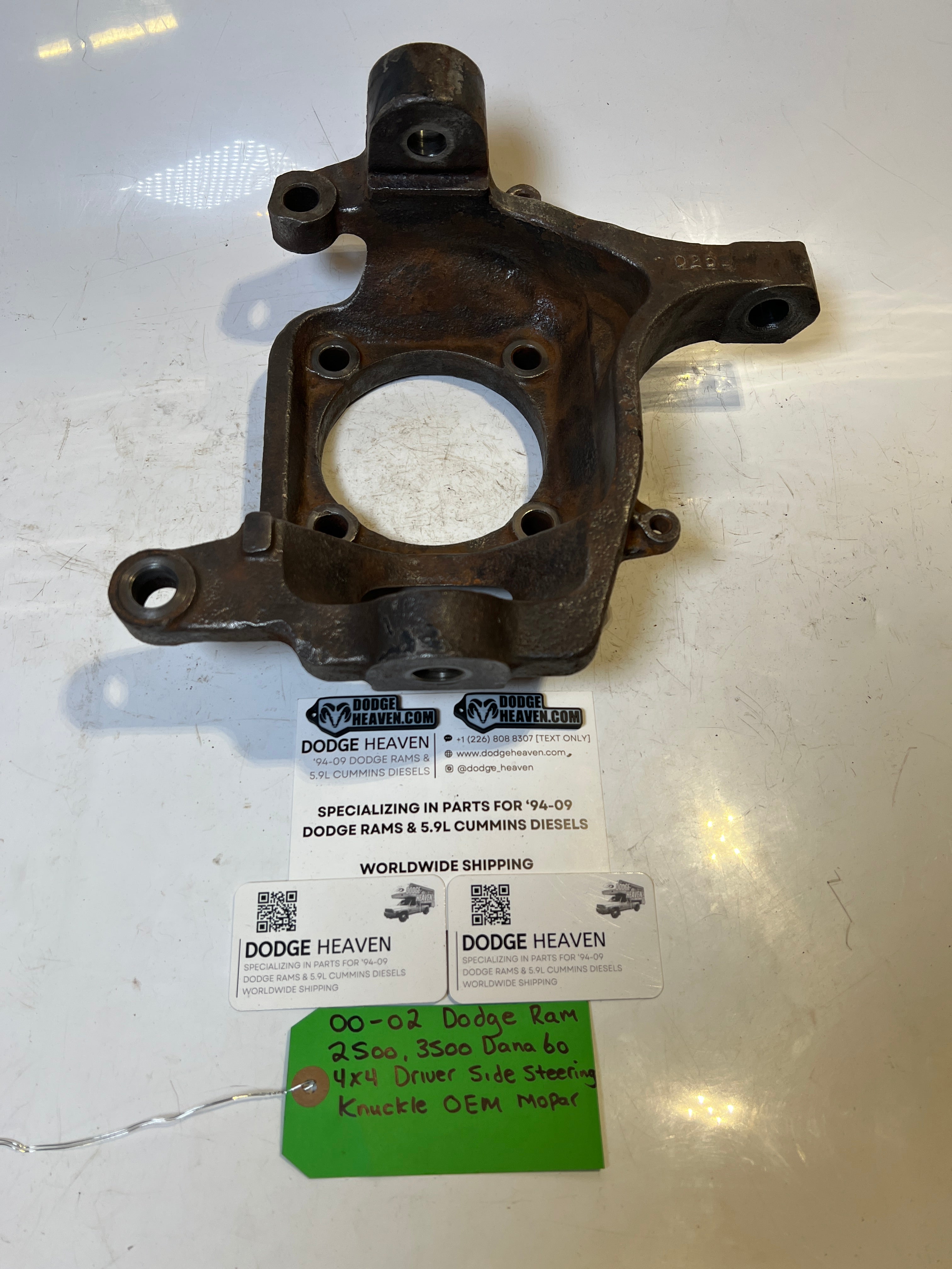 2000-2002 Dodge Ram 2500 3500 4x4 Dana 60 Driver-Side Steering Knuckle (OEM)