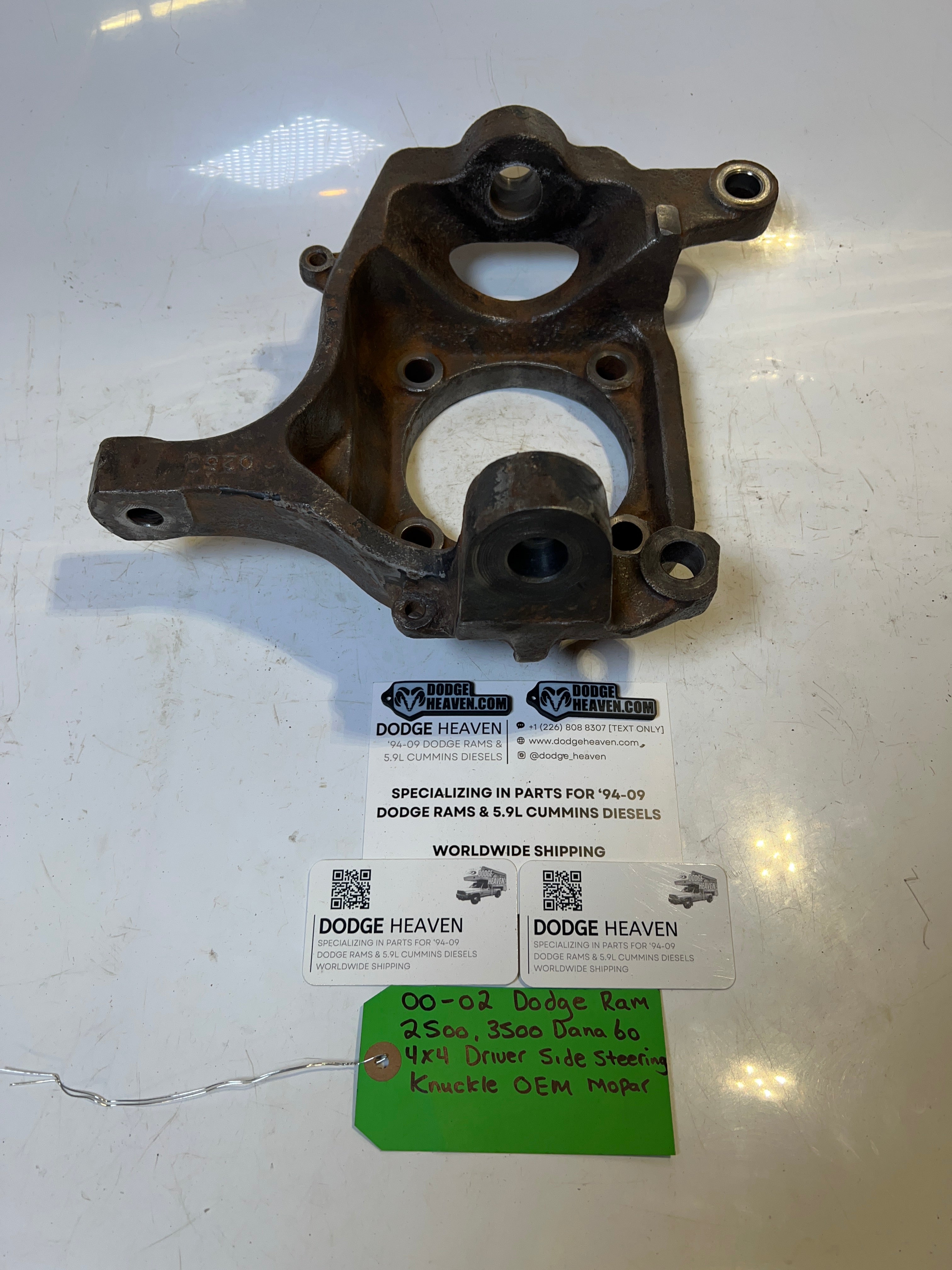2000-2002 Dodge Ram 2500 3500 4x4 Dana 60 Driver-Side Steering Knuckle (OEM)