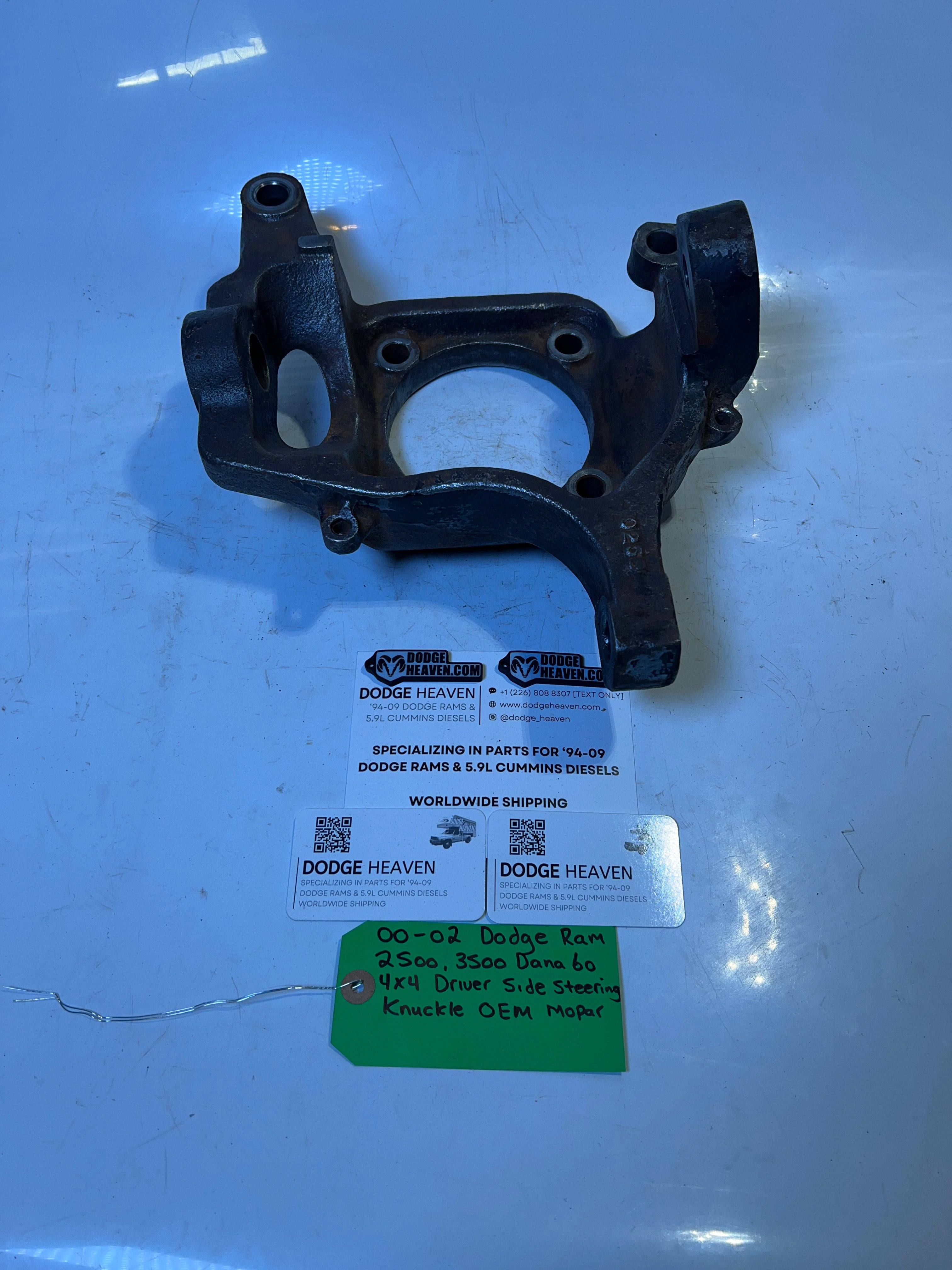 2000-2002 Dodge Ram 2500 3500 4x4 Dana 60 Driver-Side Steering Knuckle (OEM)
