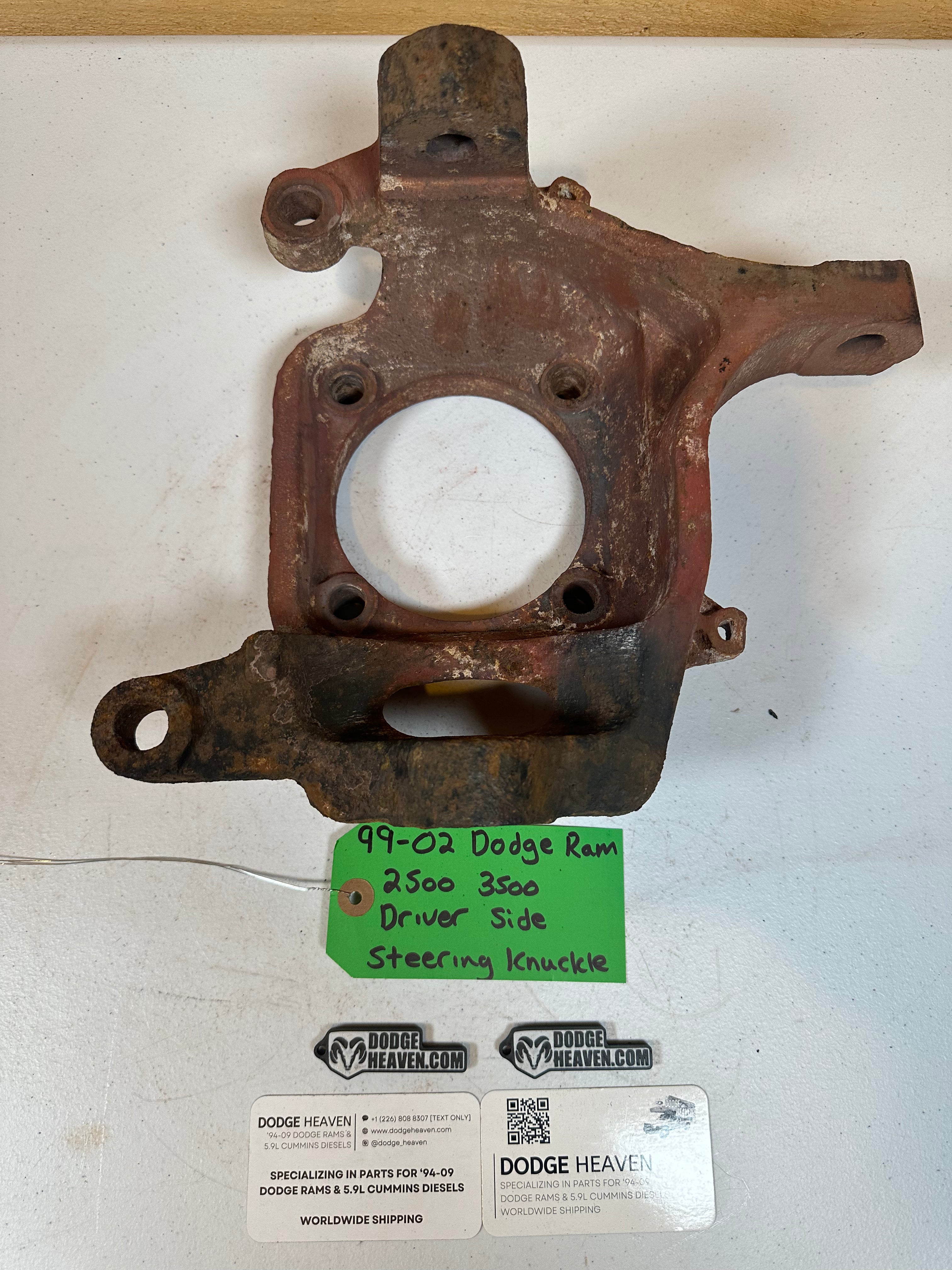 1999-2002 Dodge Ram 2500 3500 4x4 Dana 60 Driver-Side Steering Knuckle (OEM)