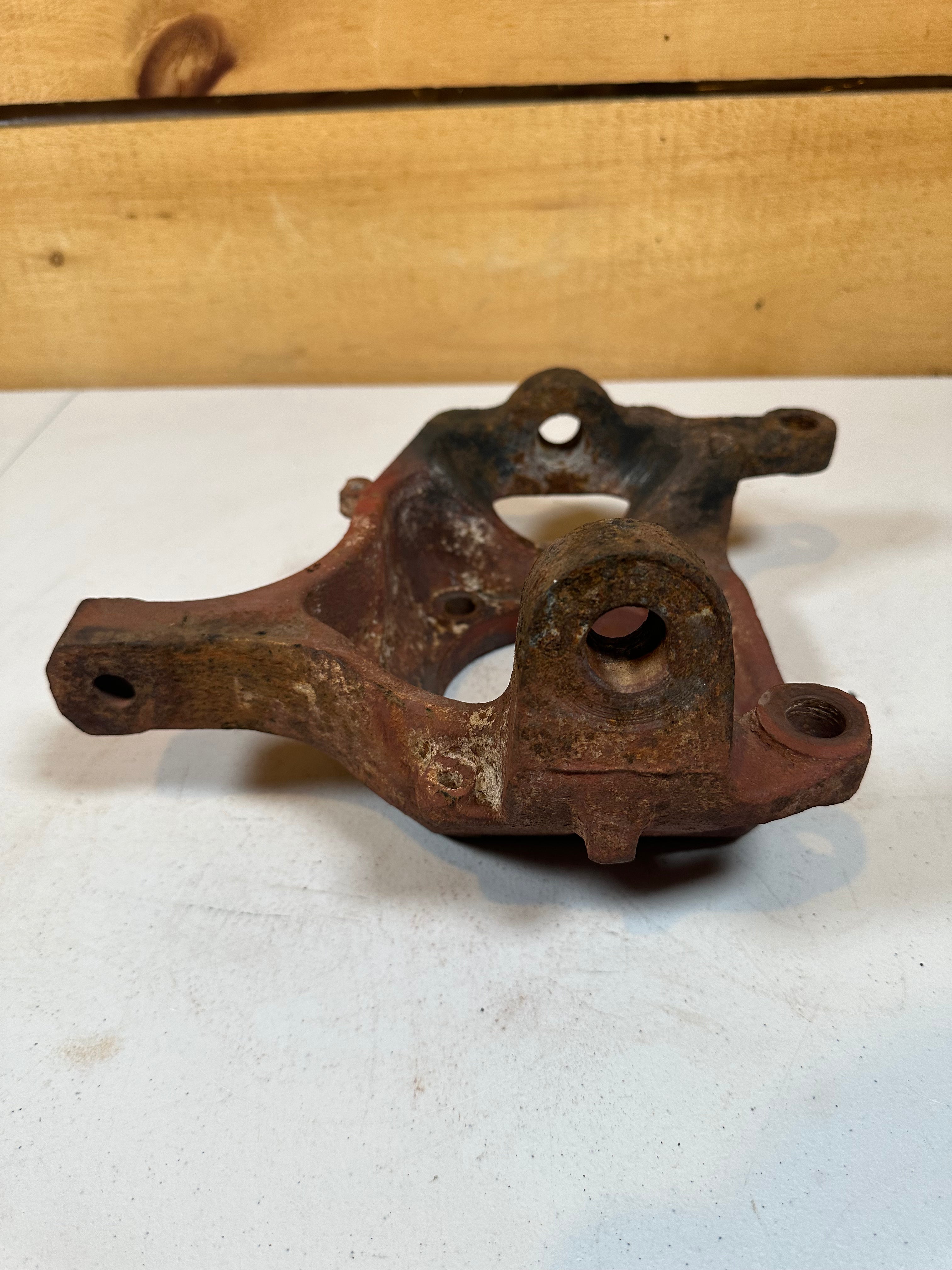 1999-2002 Dodge Ram 2500 3500 4x4 Dana 60 Driver-Side Steering Knuckle (OEM)