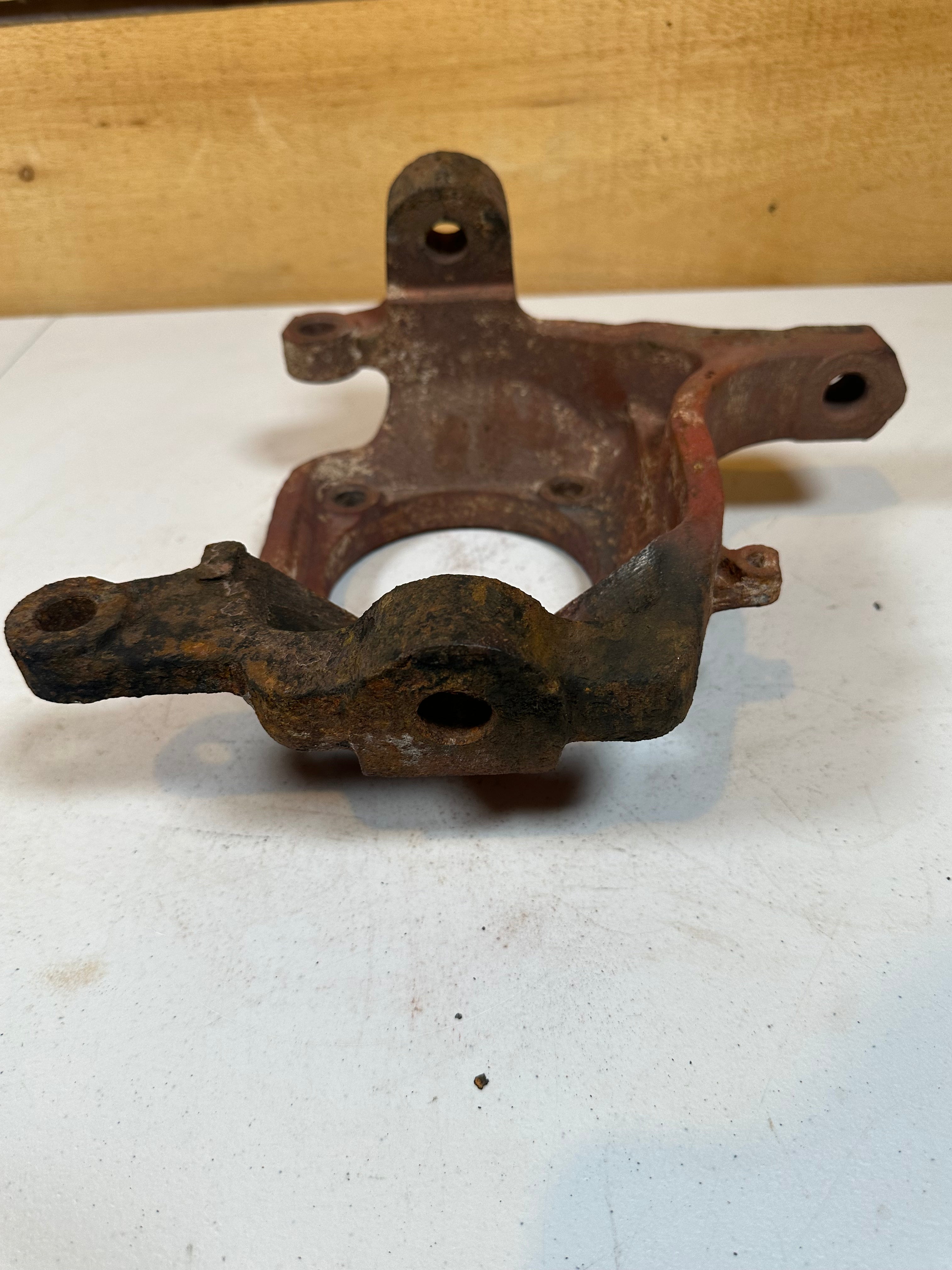 1999-2002 Dodge Ram 2500 3500 4x4 Dana 60 Driver-Side Steering Knuckle (OEM)