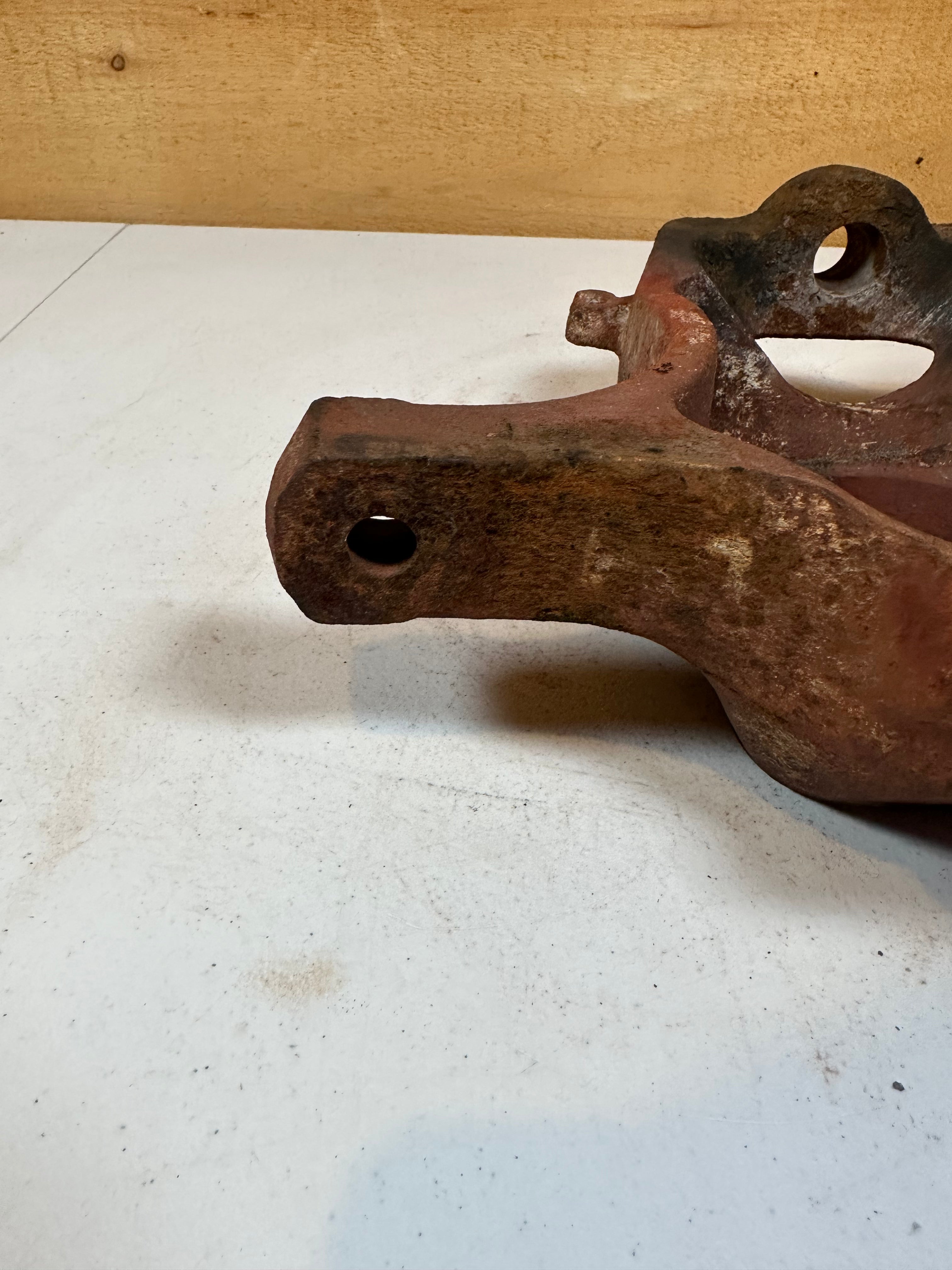 1999-2002 Dodge Ram 2500 3500 4x4 Dana 60 Driver-Side Steering Knuckle (OEM)