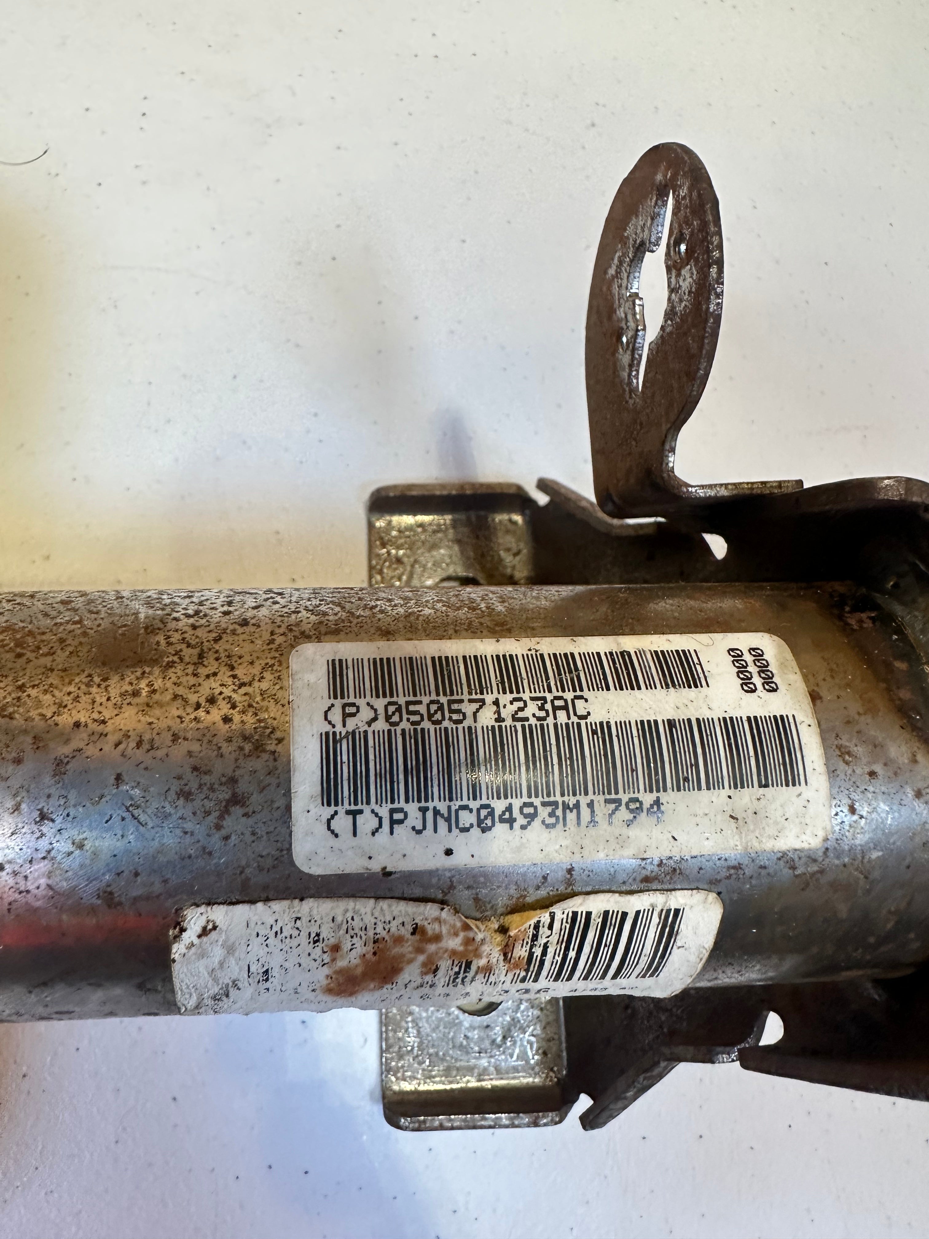 2003-2005 Dodge Ram 1500 2500 3500 Automatic Steering Column (OEM)