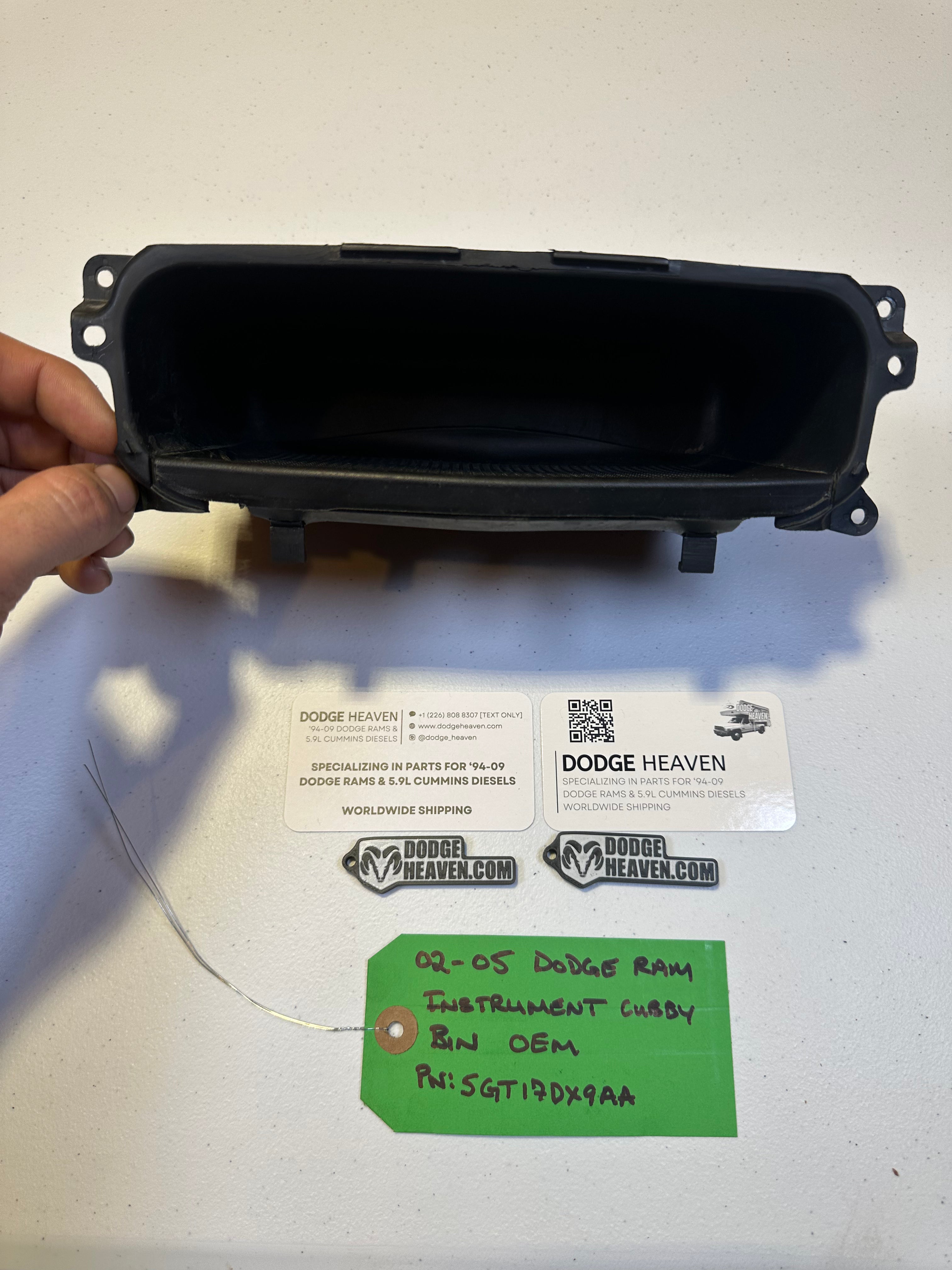 2002-2005 Dodge Ram 1500 2500 3500 Center Dash Storage Tray Cubby