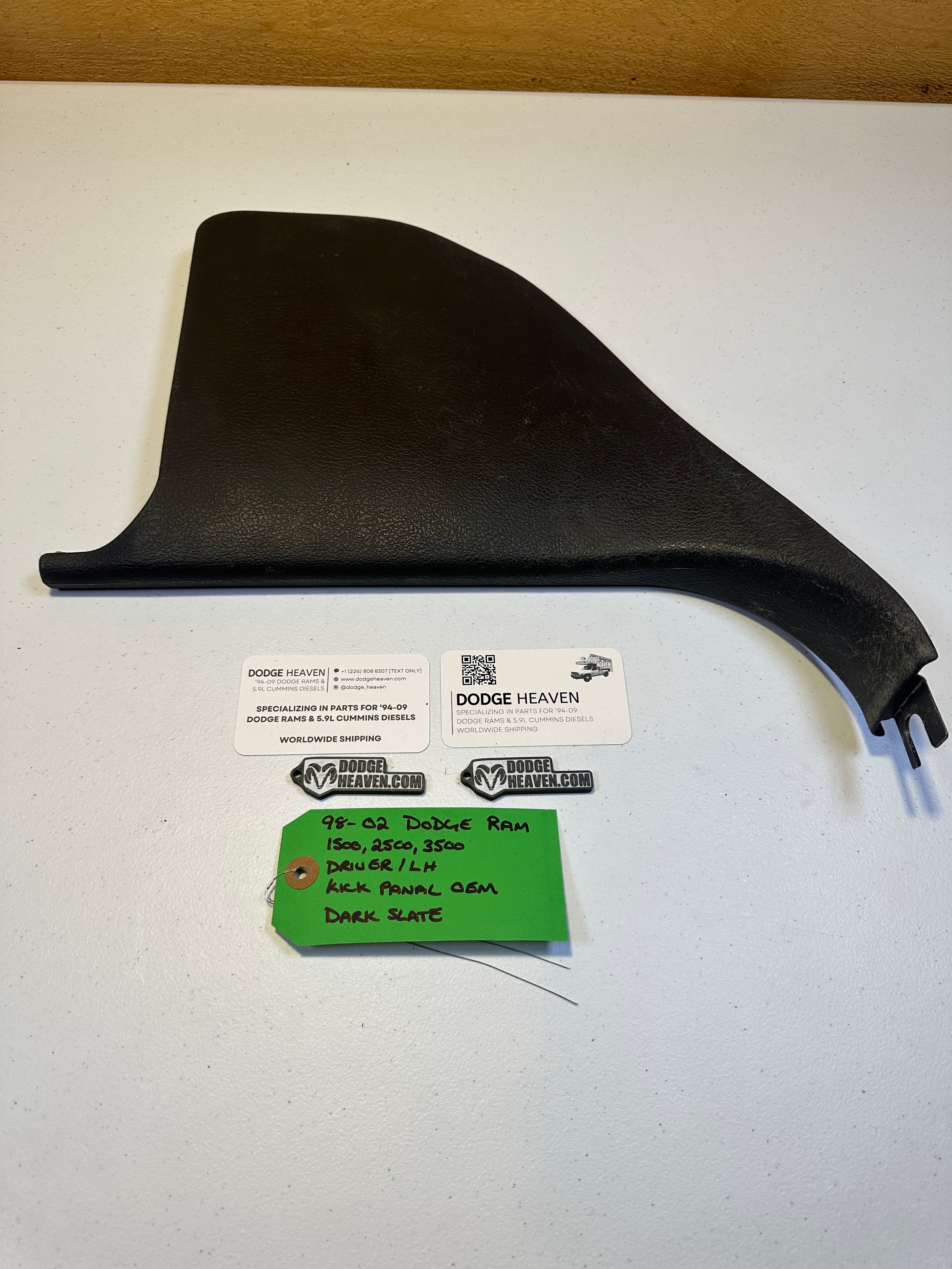 1998-2002 Dodge Ram Driver Kick Panel Agate Dark Grey
