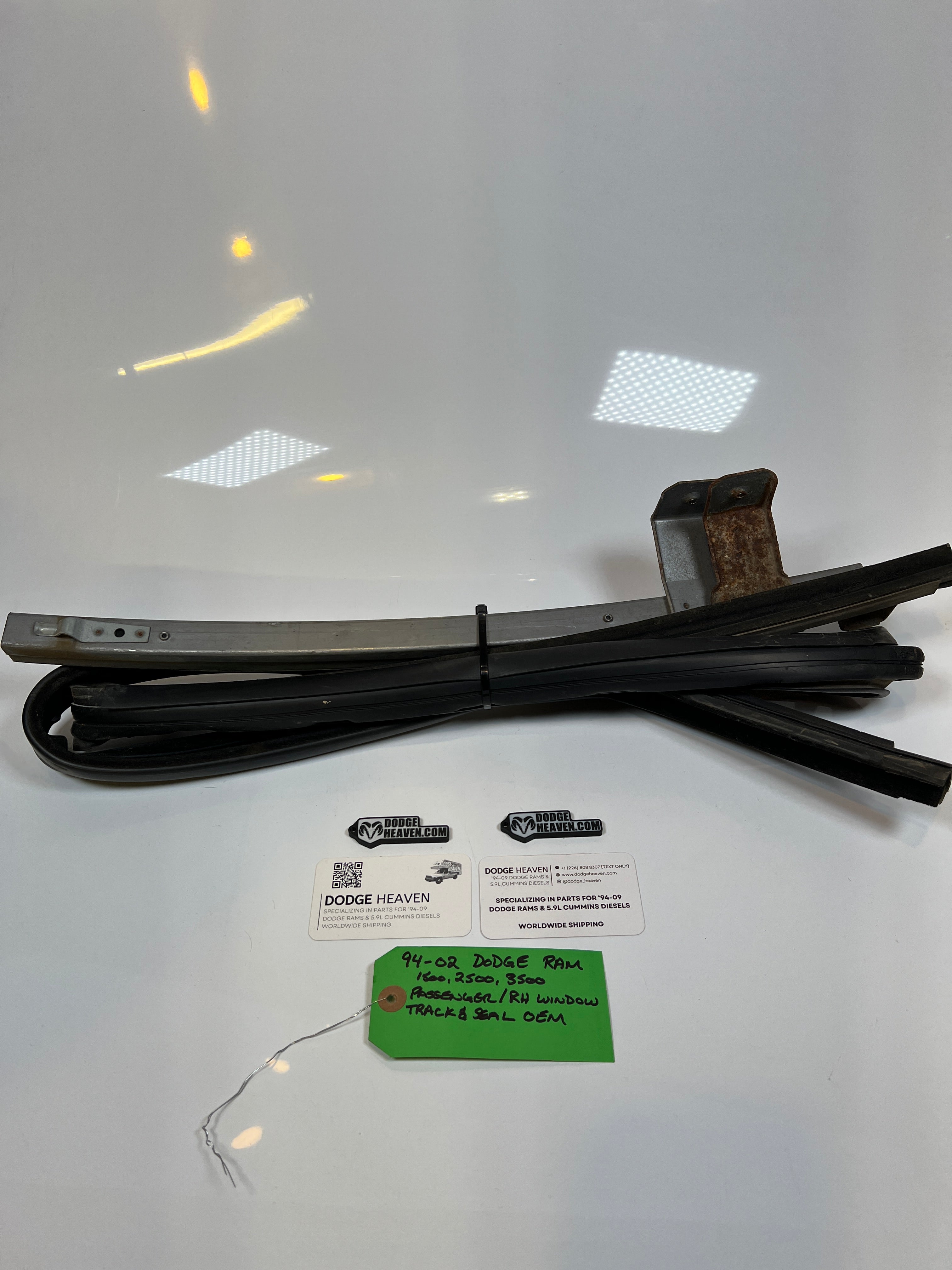 1994-2002 Dodge Ram Passenger / RH Window Track & Seal 1500 2500 3500