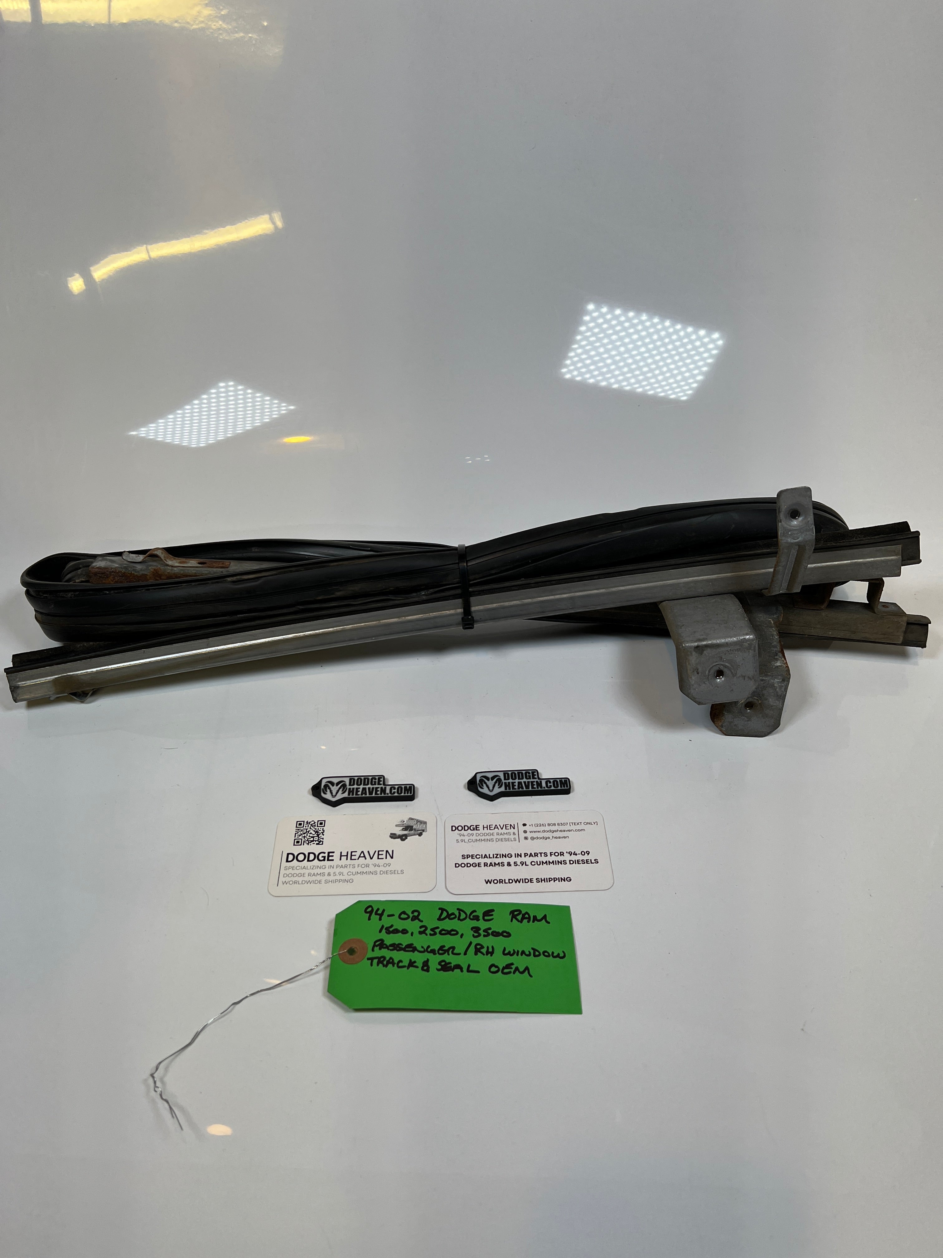 1994-2002 Dodge Ram Passenger / RH Window Track & Seal 1500 2500 3500