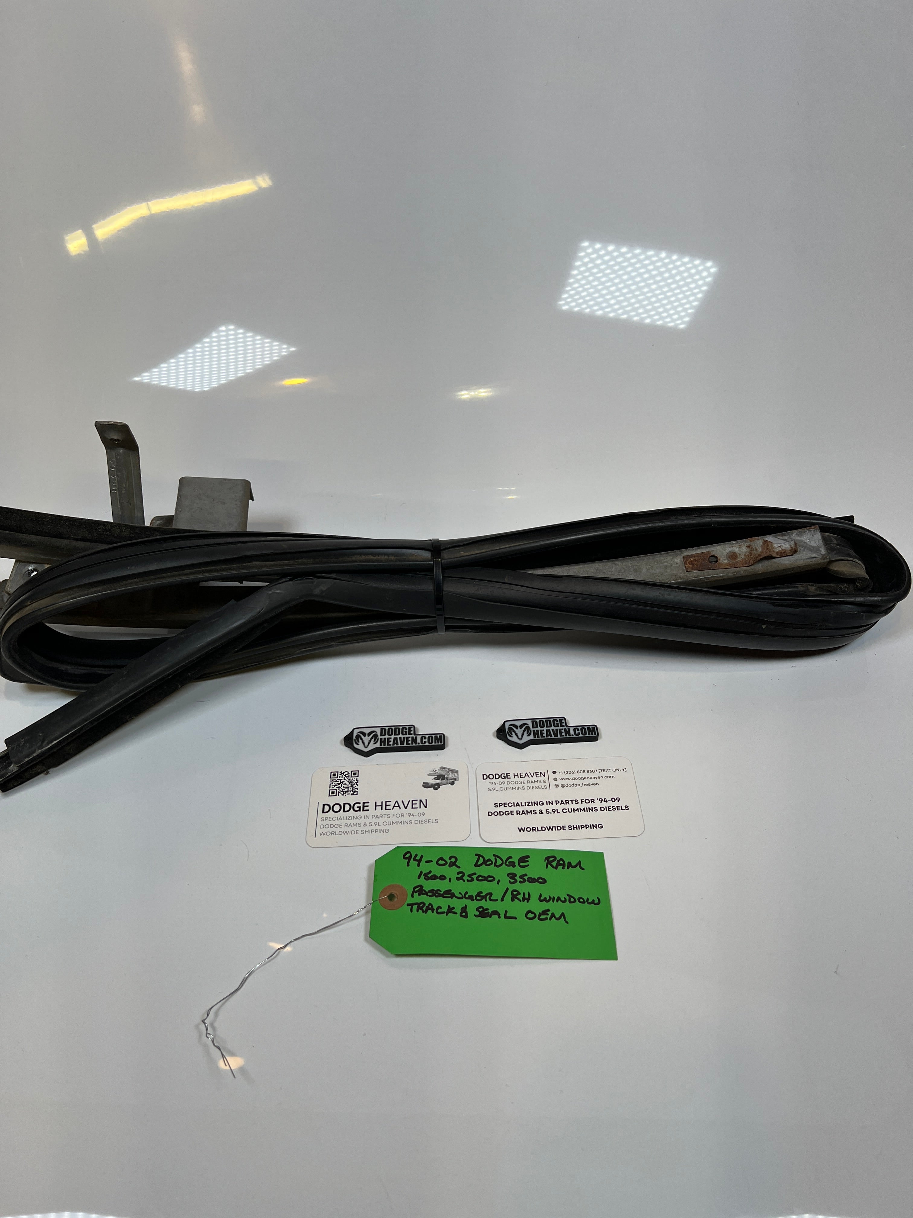 1994-2002 Dodge Ram Passenger / RH Window Track & Seal 1500 2500 3500
