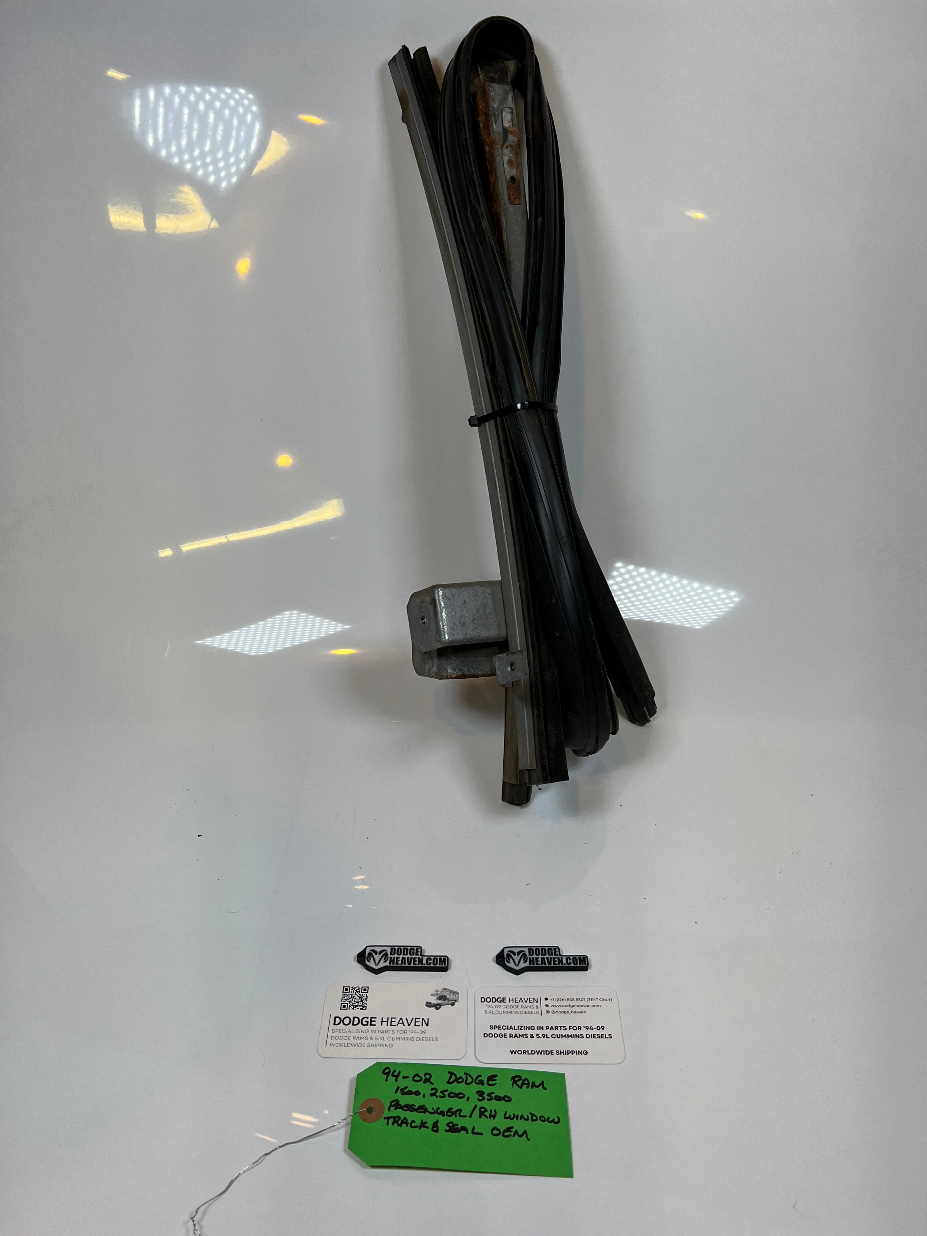1994-2002 Dodge Ram Passenger / RH Window Track & Seal 1500 2500 3500