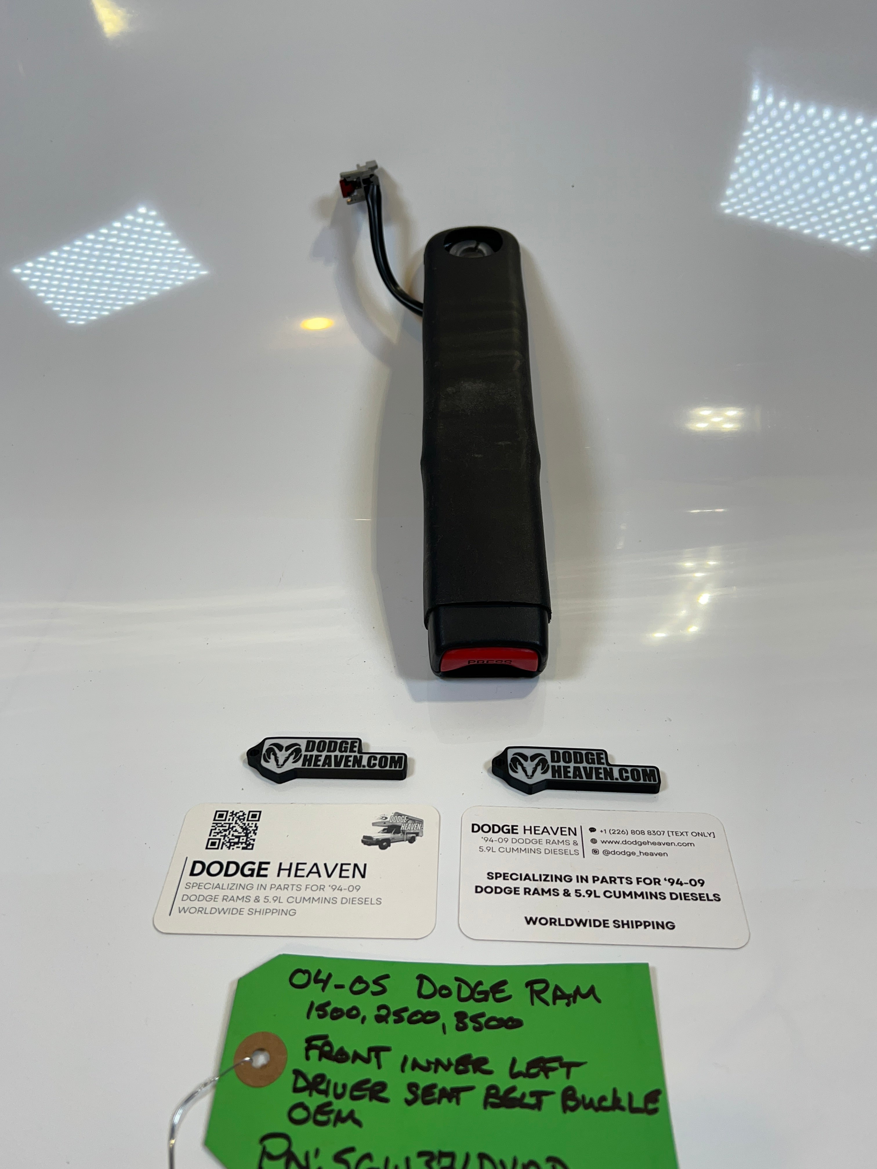 2004-2005 Dodge Ram Front Driver Seatbelt Buckle 1500 2500 3500