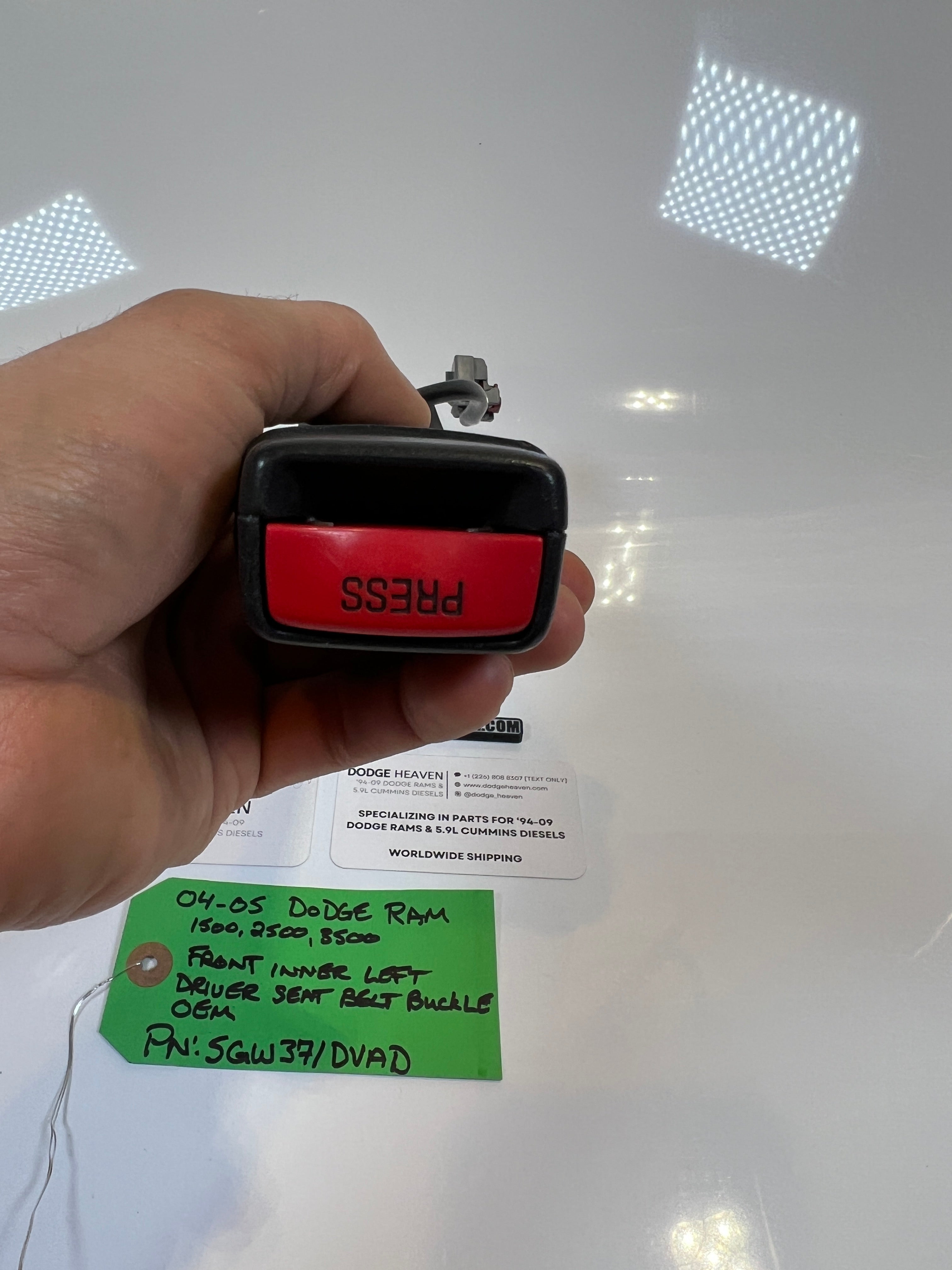 2004-2005 Dodge Ram Front Driver Seatbelt Buckle 1500 2500 3500