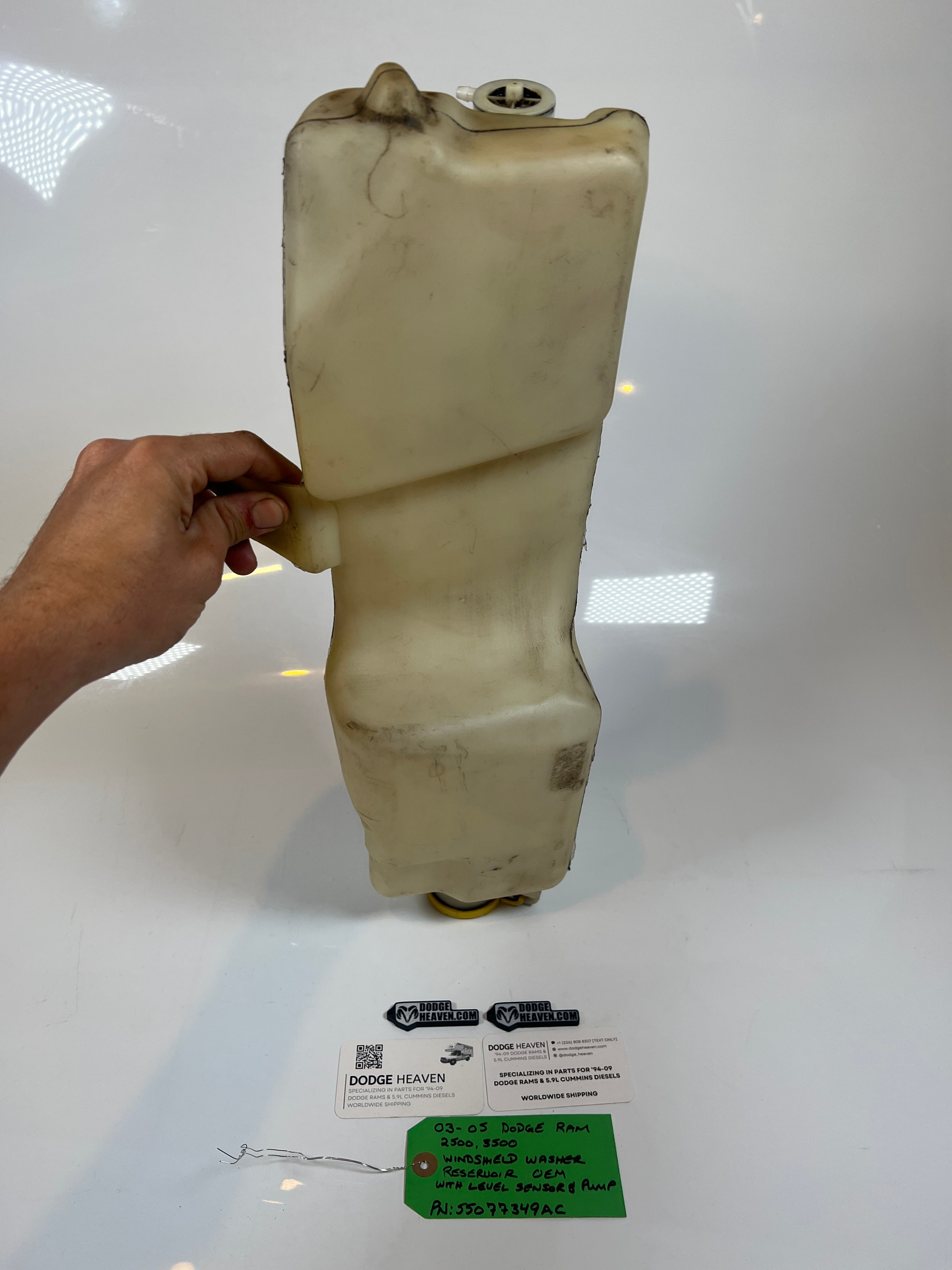 2003-2005 Dodge Ram Windshield Washer Reservoir & Pump