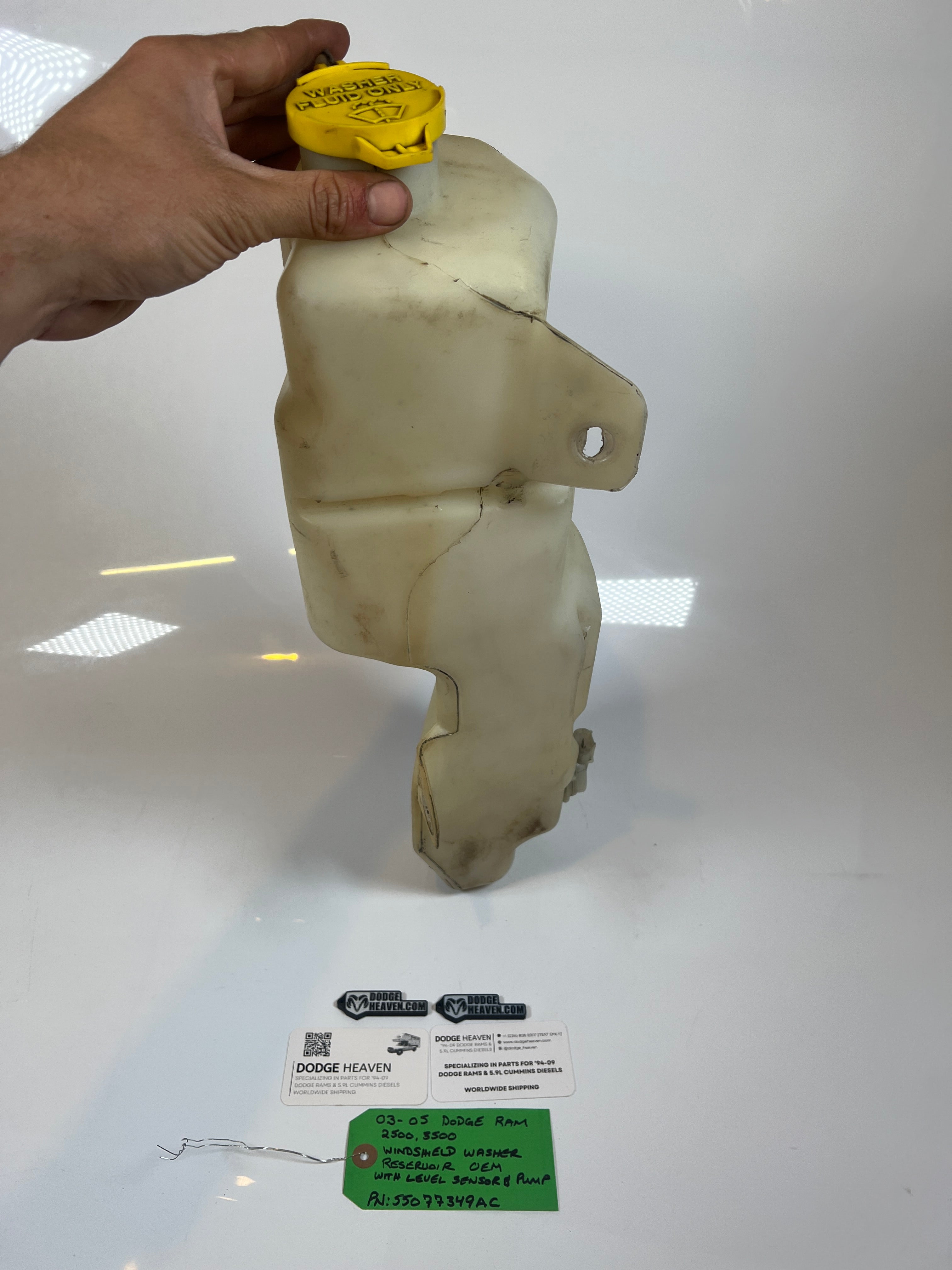 2003-2005 Dodge Ram Windshield Washer Reservoir & Pump