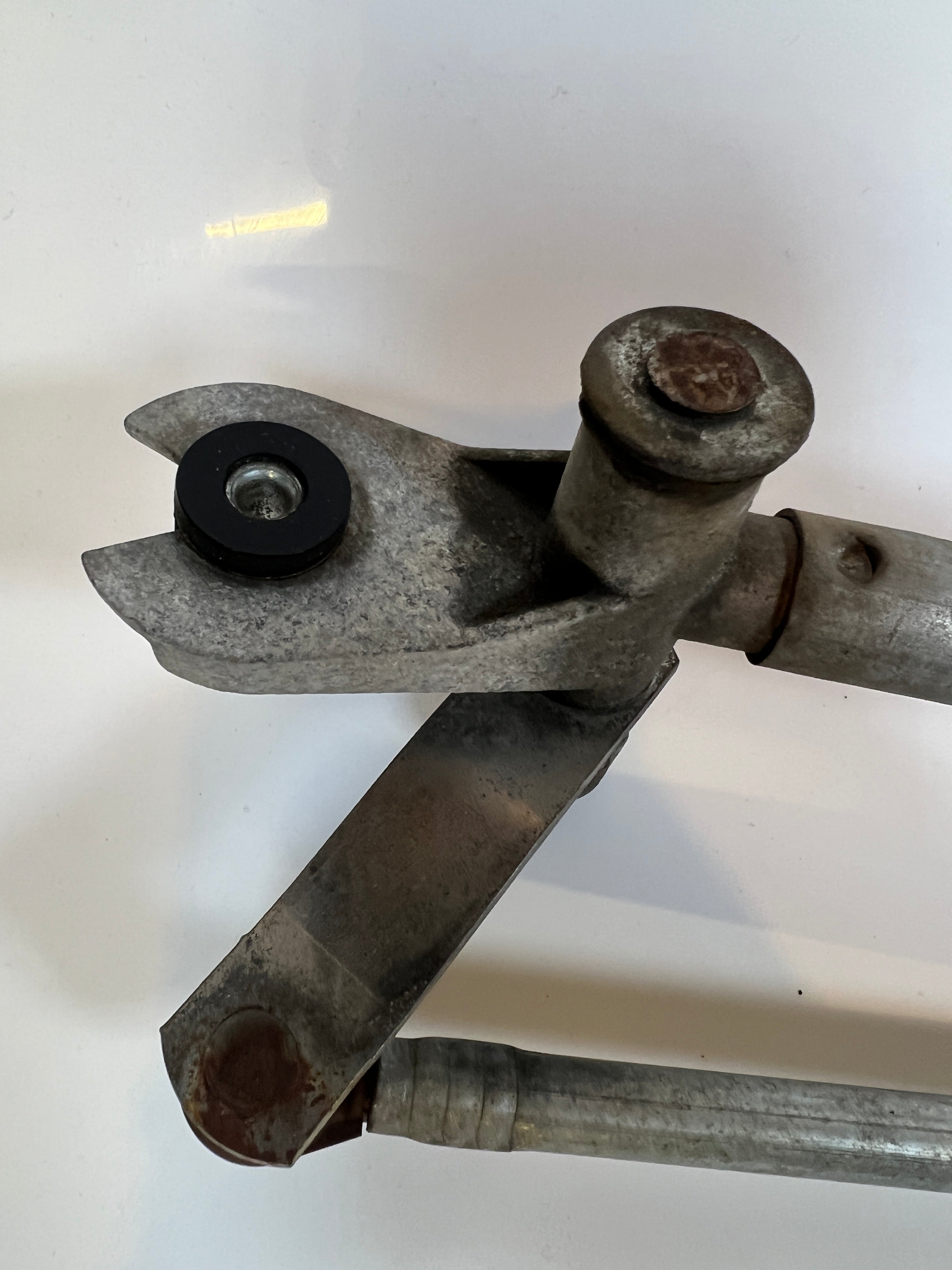 2003-2009 Dodge Ram Windshield Wiper Motor & Linkage