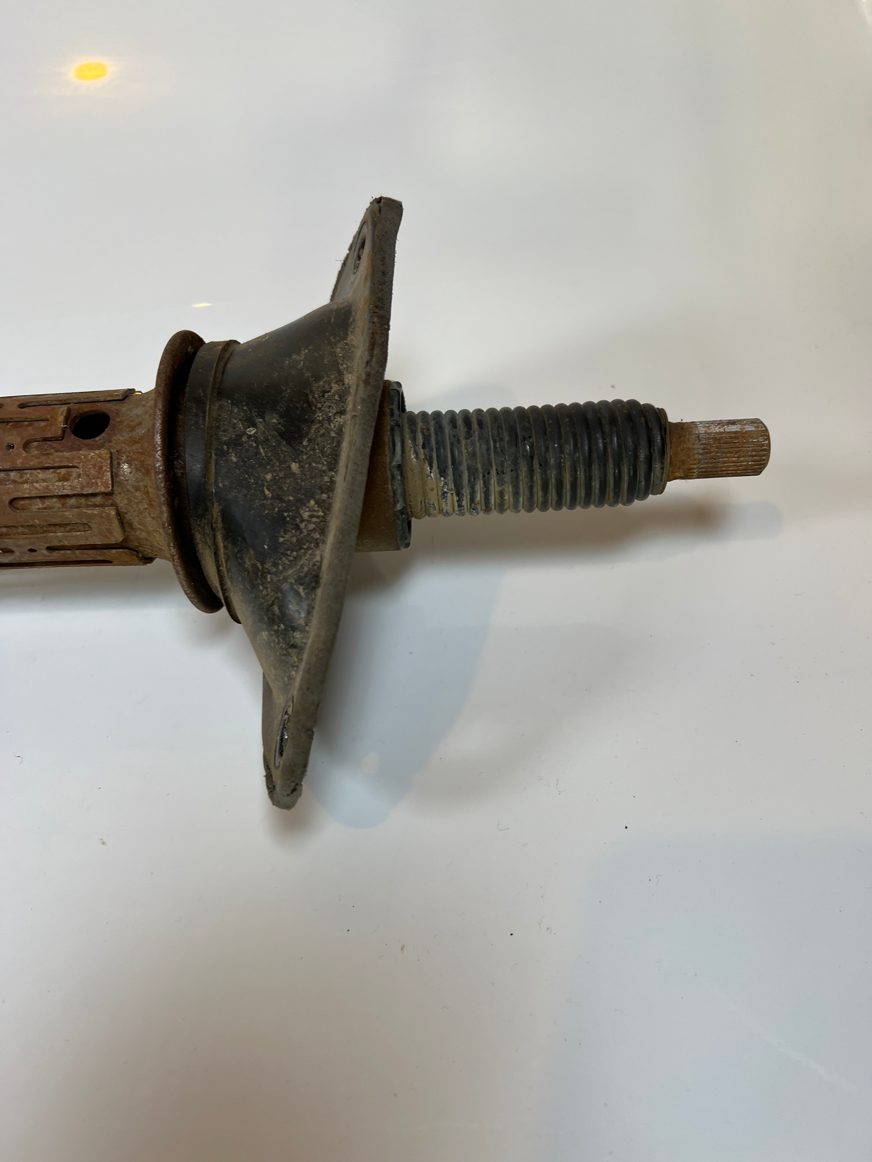 1994-1995 Dodge Ram Steering Column Manual Trans W/O Tilt 1500-3500