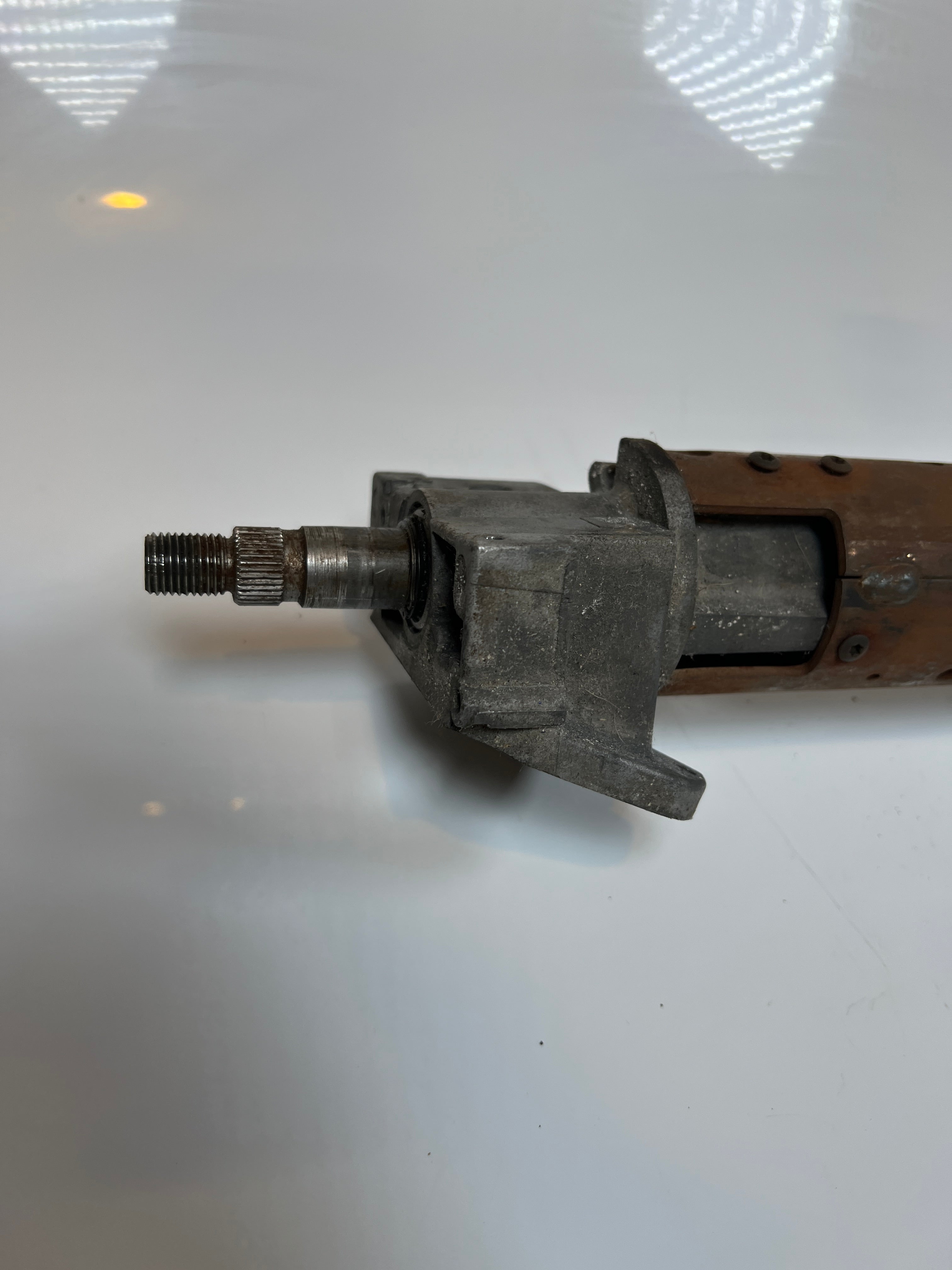 1996-1997 Dodge Ram Steering Column Manual Trans W/O Tilt 1500-3500