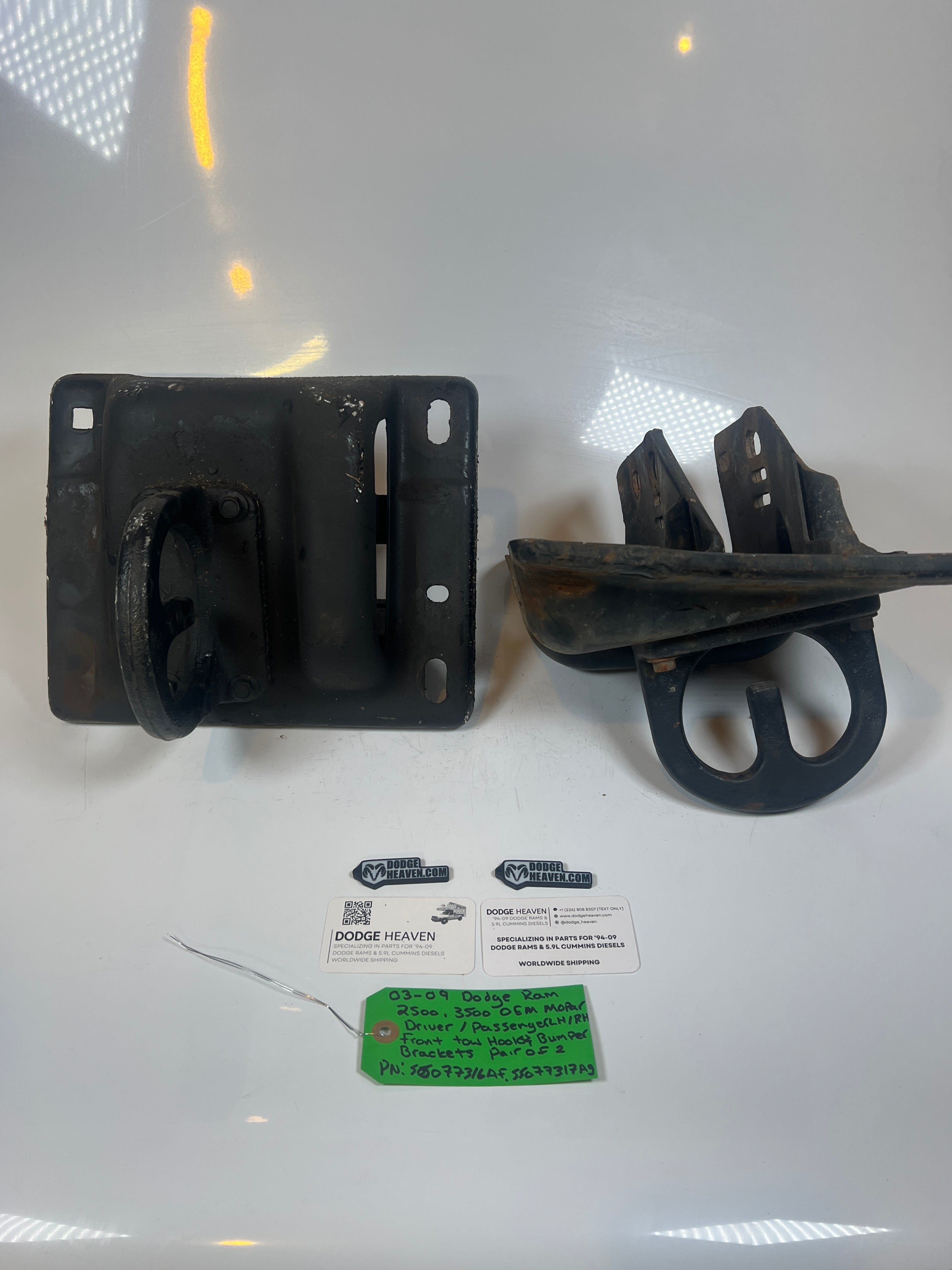 2003-2009 Dodge Ram 2500 3500 Driver & Pass Front Bumper Bracket W Tow Hooks