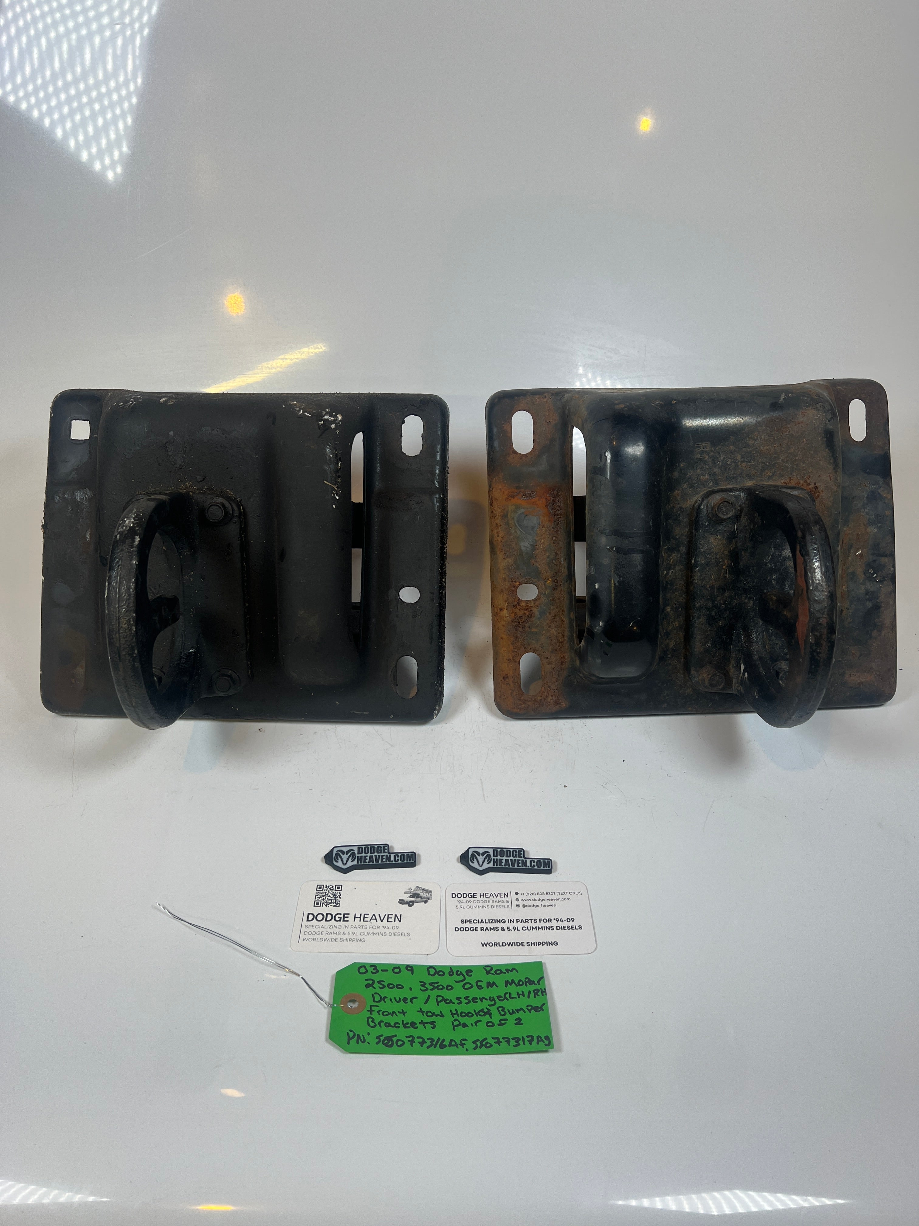 2003-2009 Dodge Ram 2500 3500 Driver & Pass Front Bumper Bracket W Tow Hooks