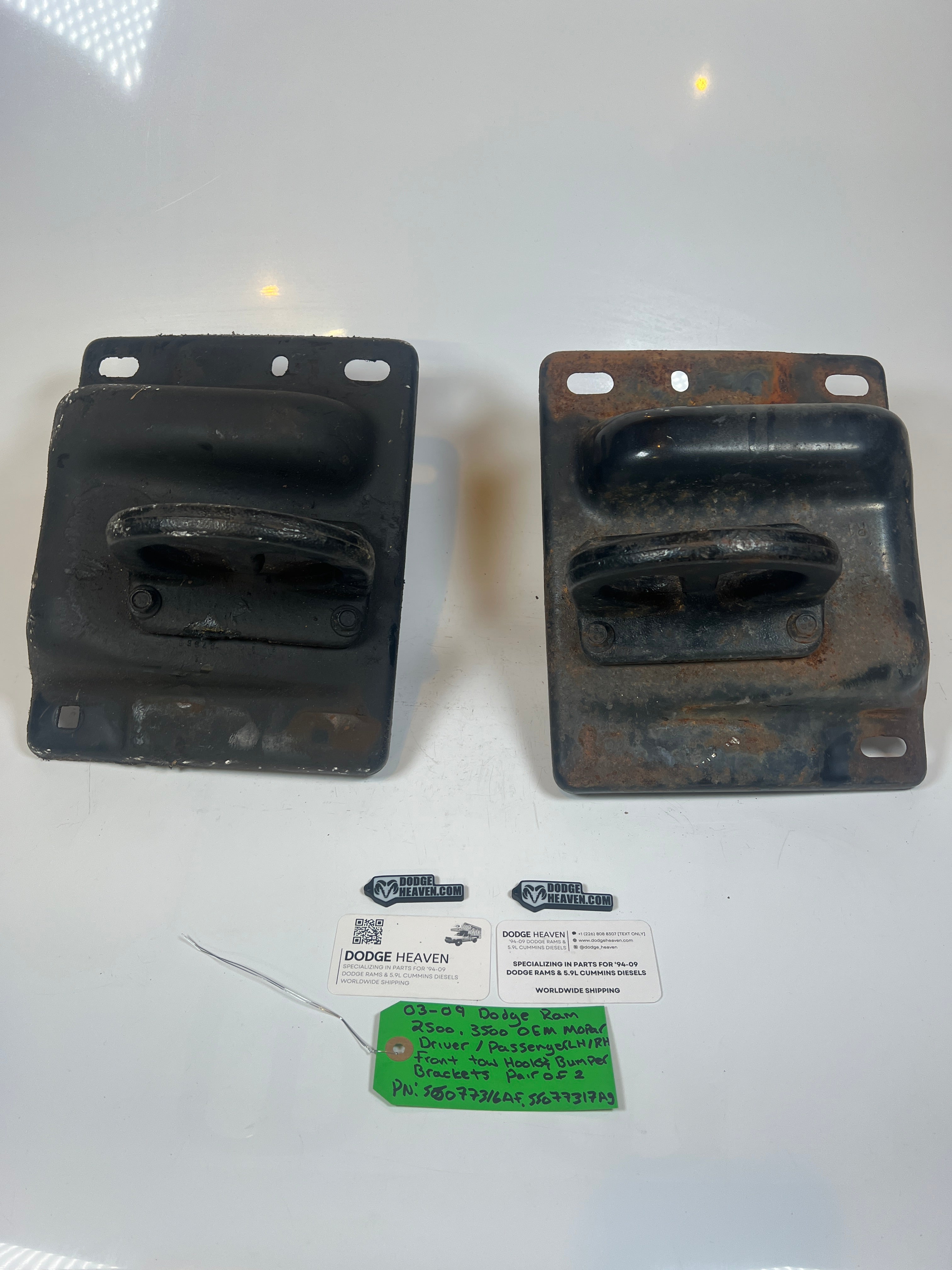 2003-2009 Dodge Ram 2500 3500 Driver & Pass Front Bumper Bracket W Tow Hooks