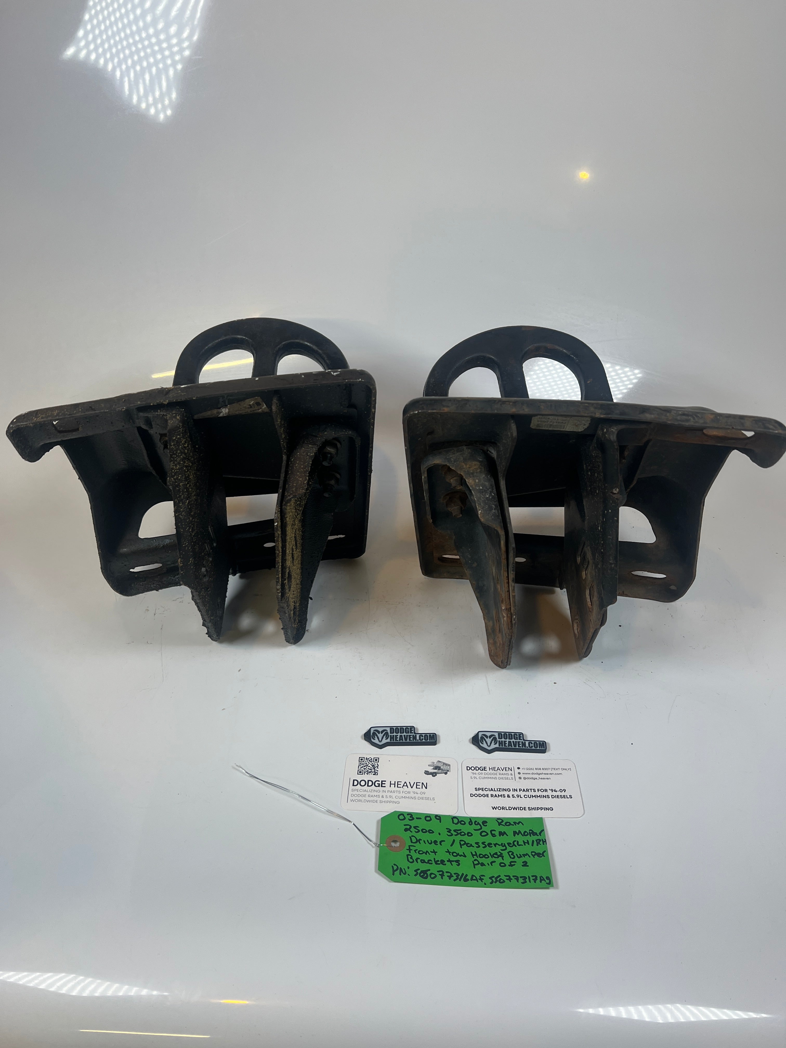 2003-2009 Dodge Ram 2500 3500 Driver & Pass Front Bumper Bracket W Tow Hooks
