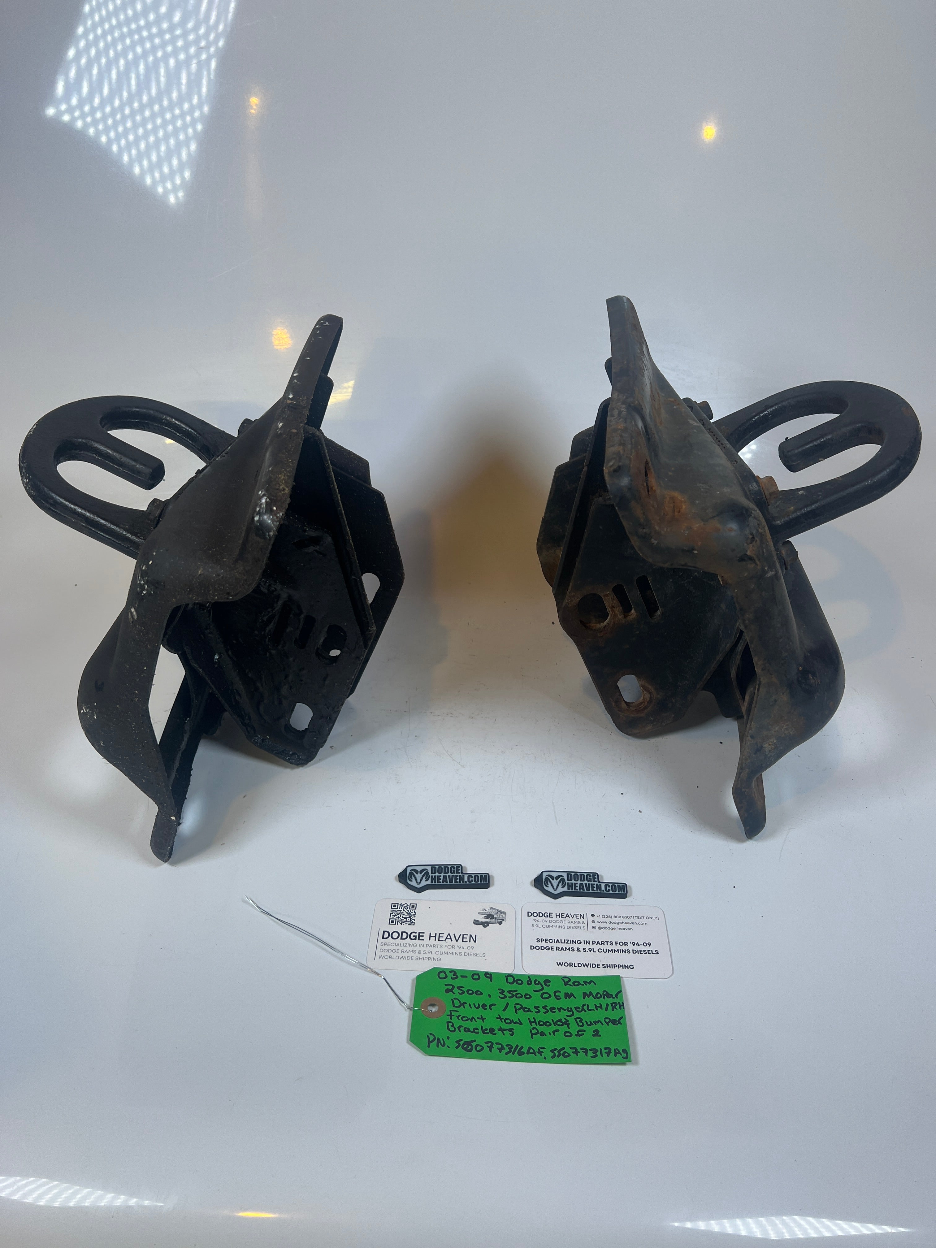 2003-2009 Dodge Ram 2500 3500 Driver & Pass Front Bumper Bracket W Tow Hooks