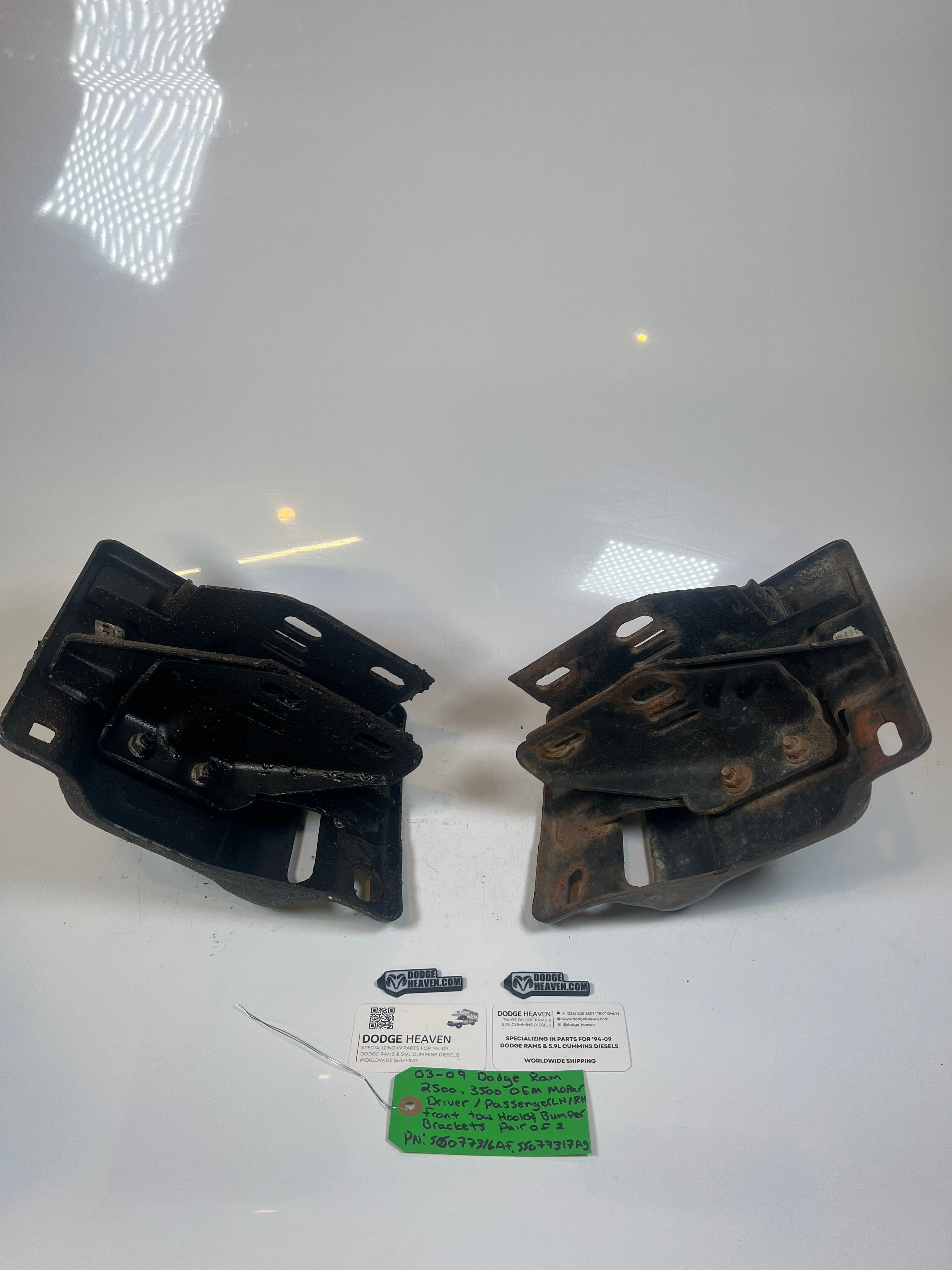 2003-2009 Dodge Ram 2500 3500 Driver & Pass Front Bumper Bracket W Tow Hooks