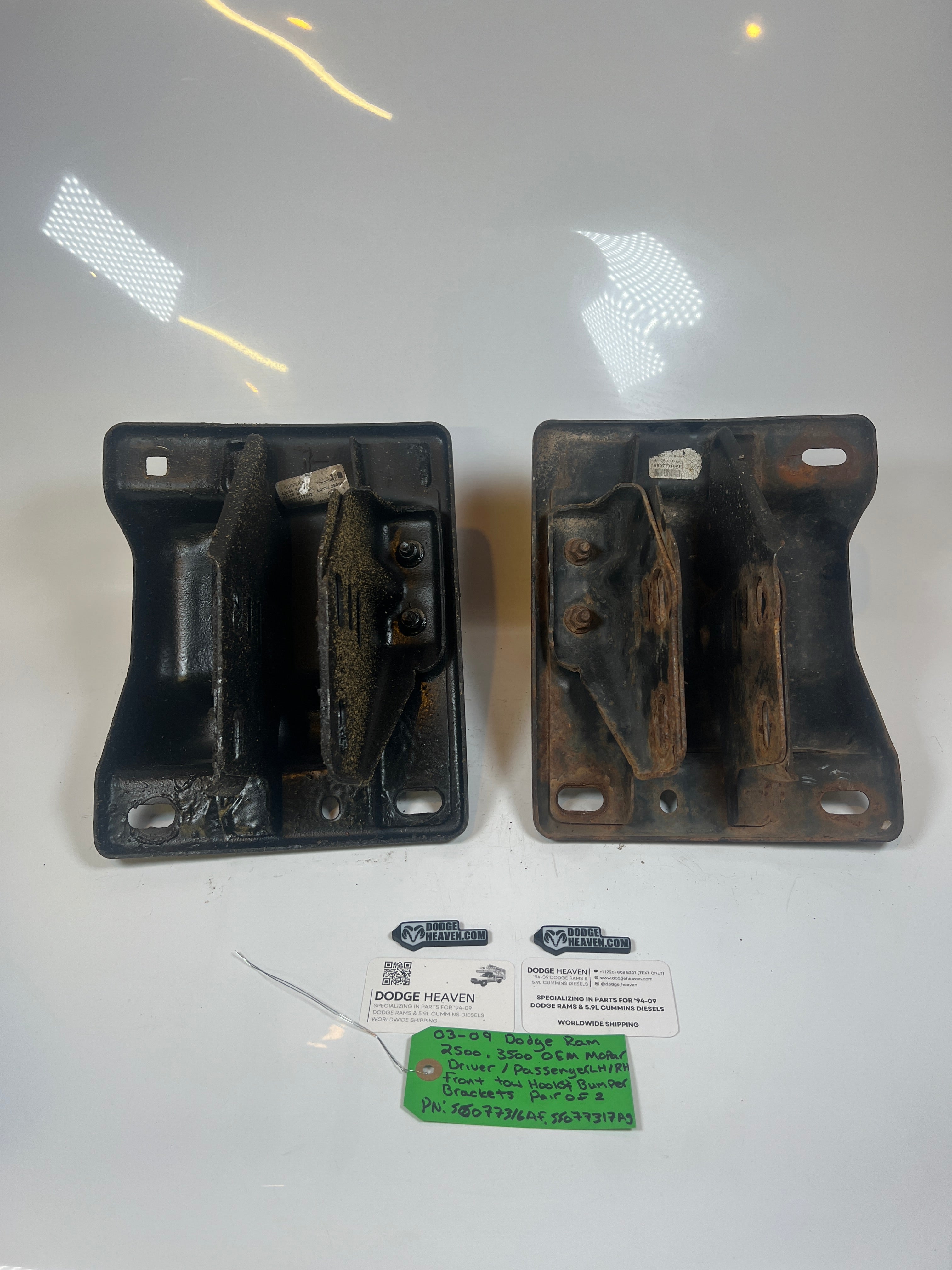 2003-2009 Dodge Ram 2500 3500 Driver & Pass Front Bumper Bracket W Tow Hooks