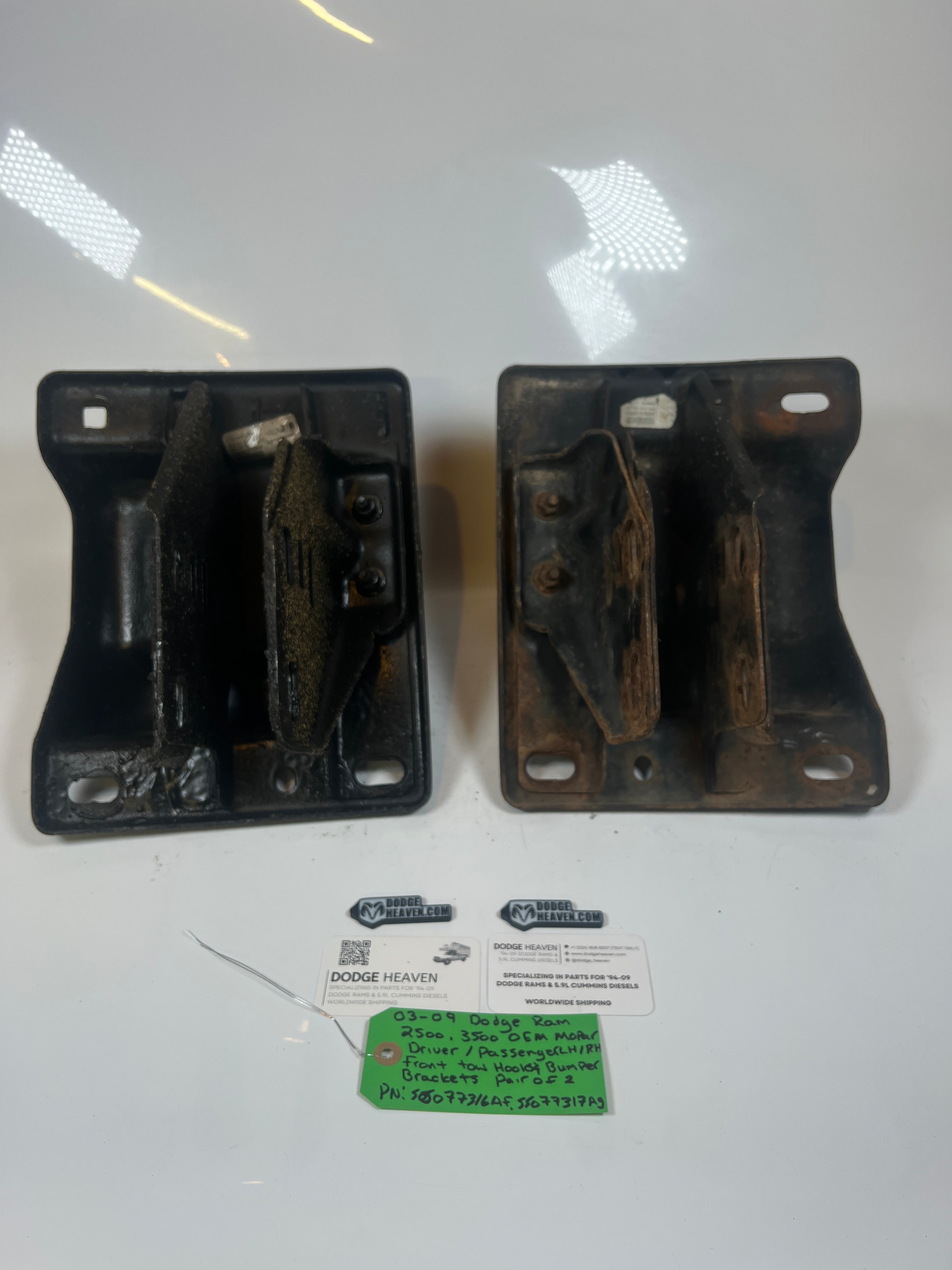 2003-2009 Dodge Ram 2500 3500 Driver & Pass Front Bumper Bracket W Tow Hooks