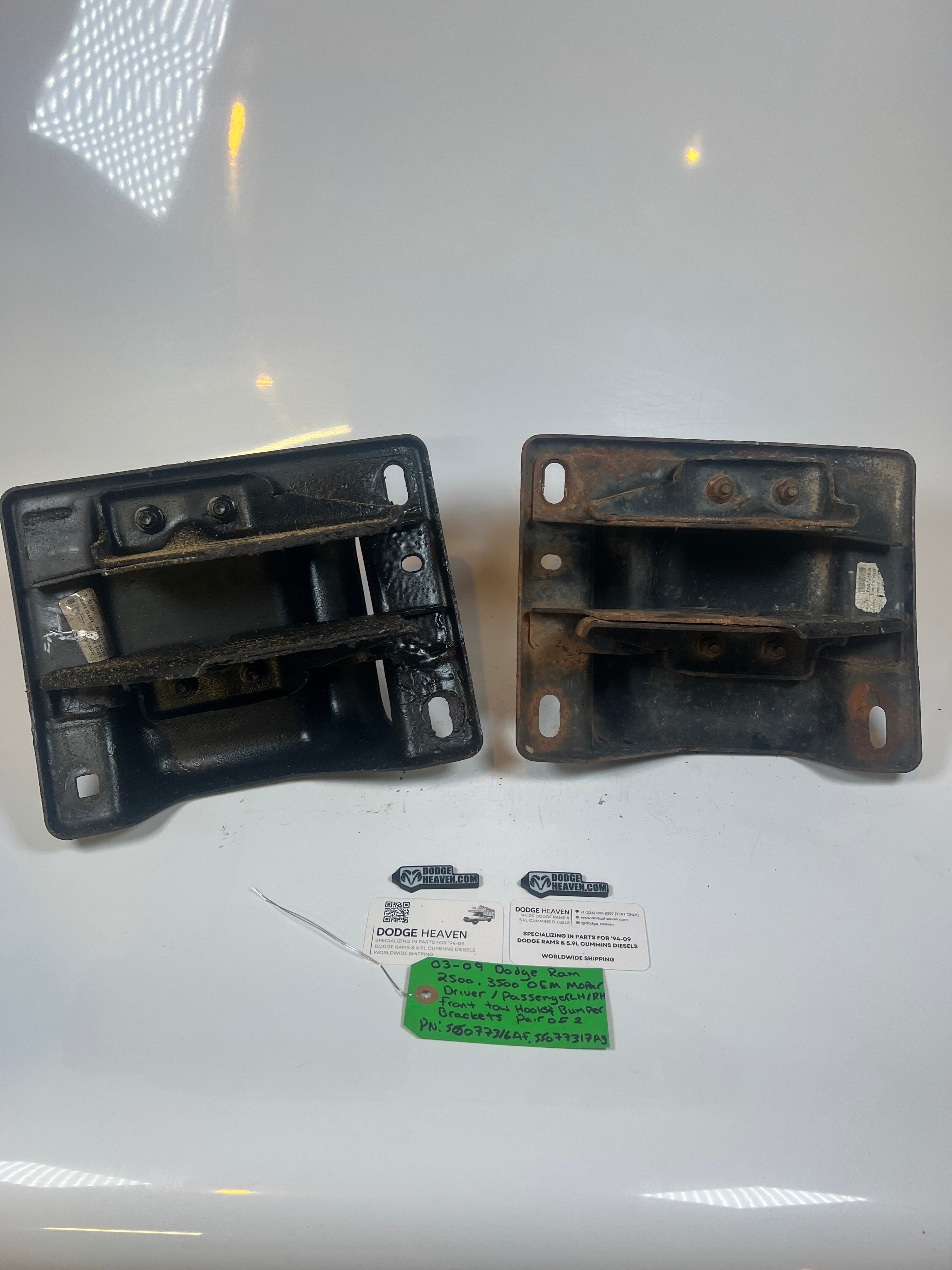 2003-2009 Dodge Ram 2500 3500 Driver & Pass Front Bumper Bracket W Tow Hooks