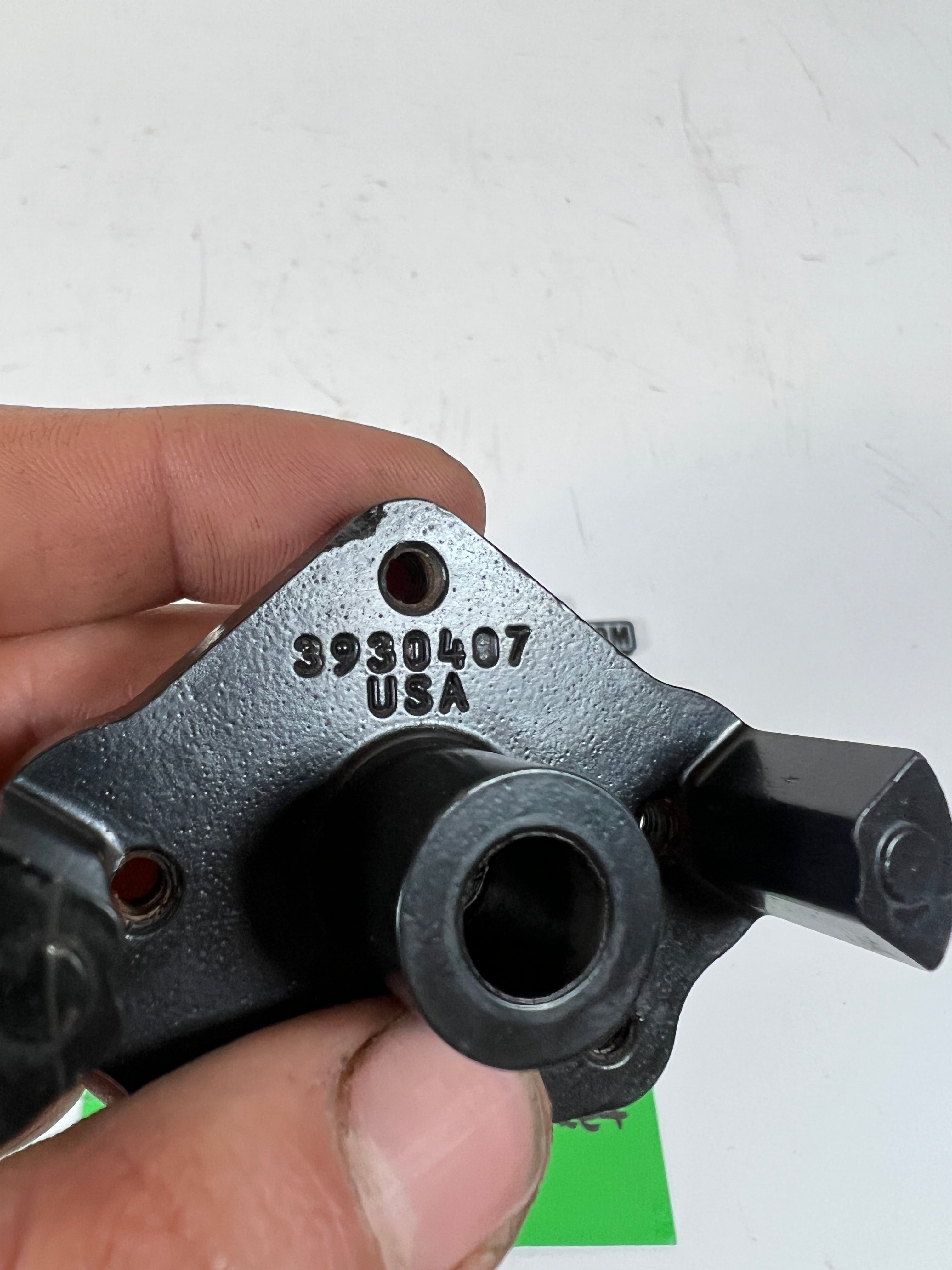 1994-1998 P7100 12 Valve 5.9L Throttle Linkage Pivot Shaft Backet