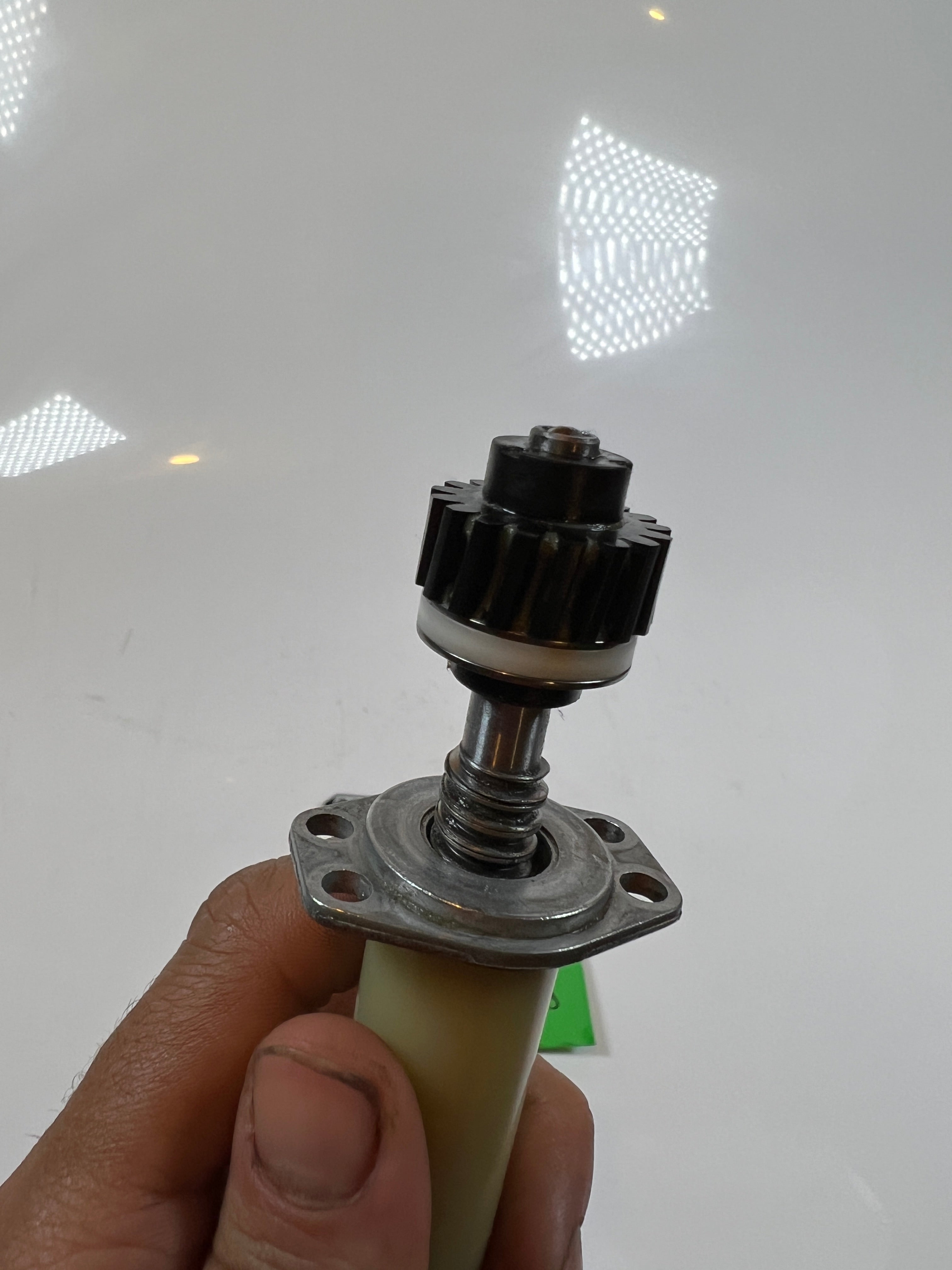 1998-2002 Dodge Ram 1500-3500 Vertical Seat Motor Worm Gear (Rear Facing)