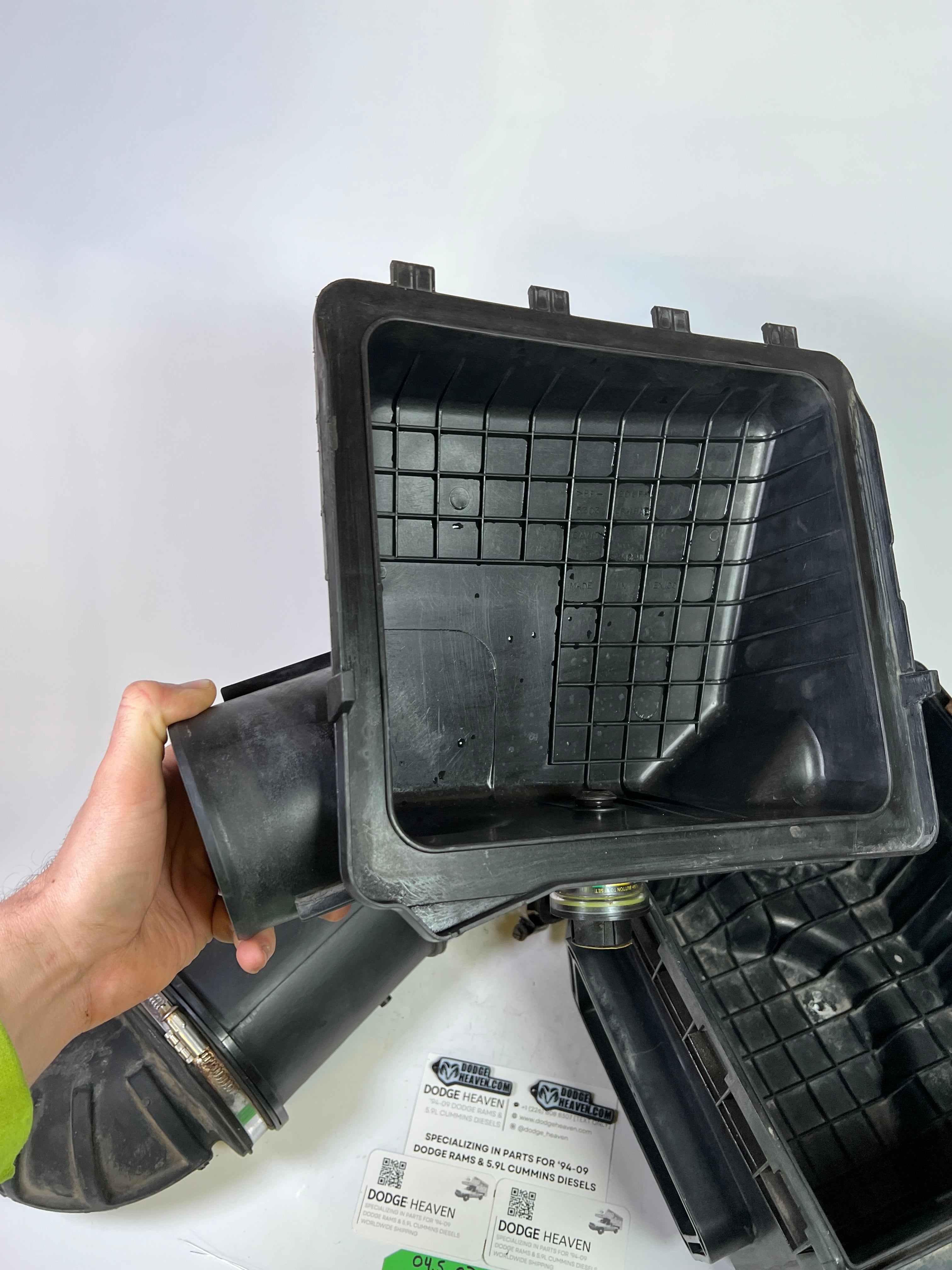2004.5-2007 Dodge Ram 5.9L Cummins Air Filter box & Intake Tube Assembly