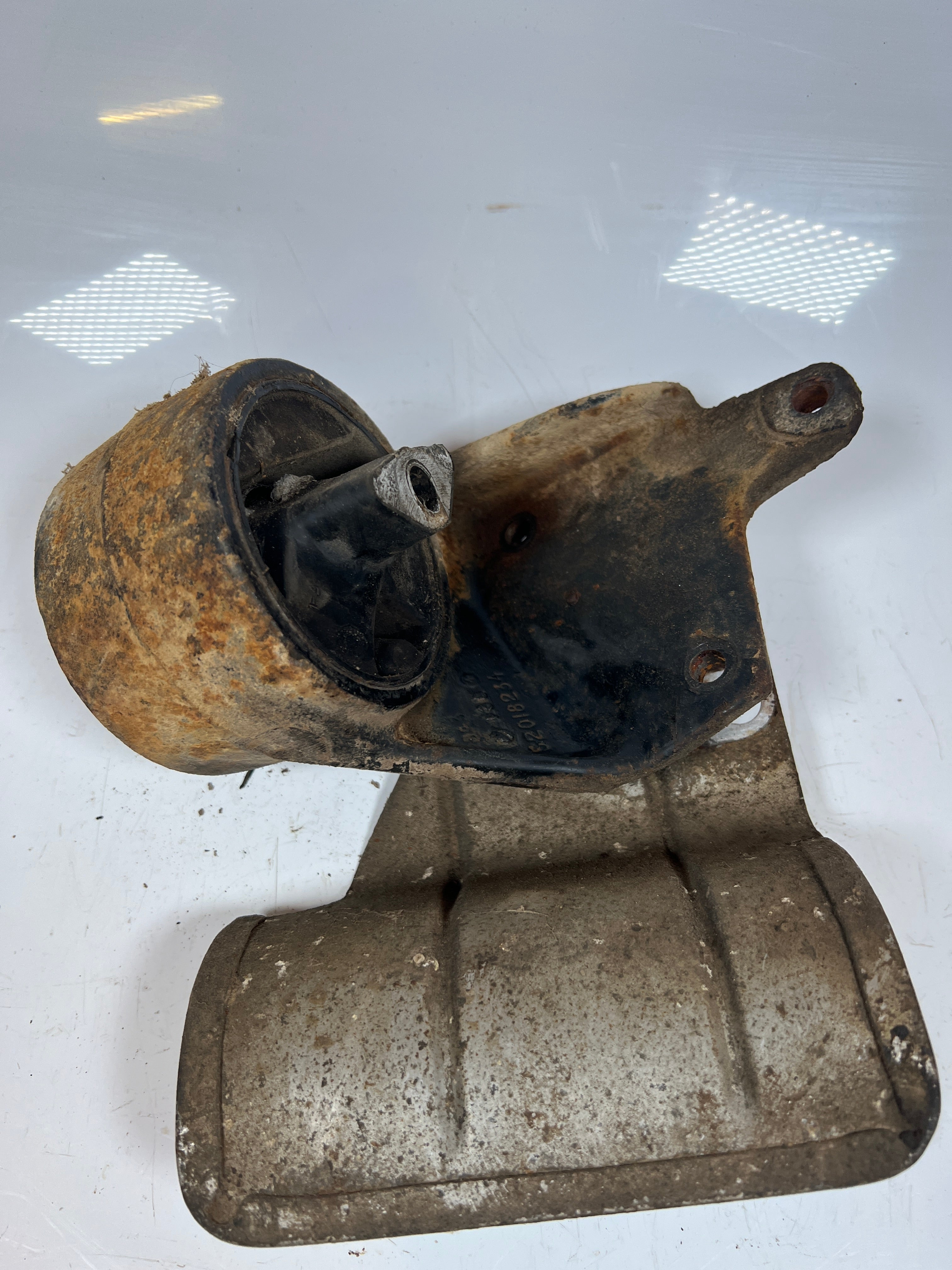 1994-2002 Dodge Ram 1500 2500 5.2L / 5.9L Gas Mount Passenger Side