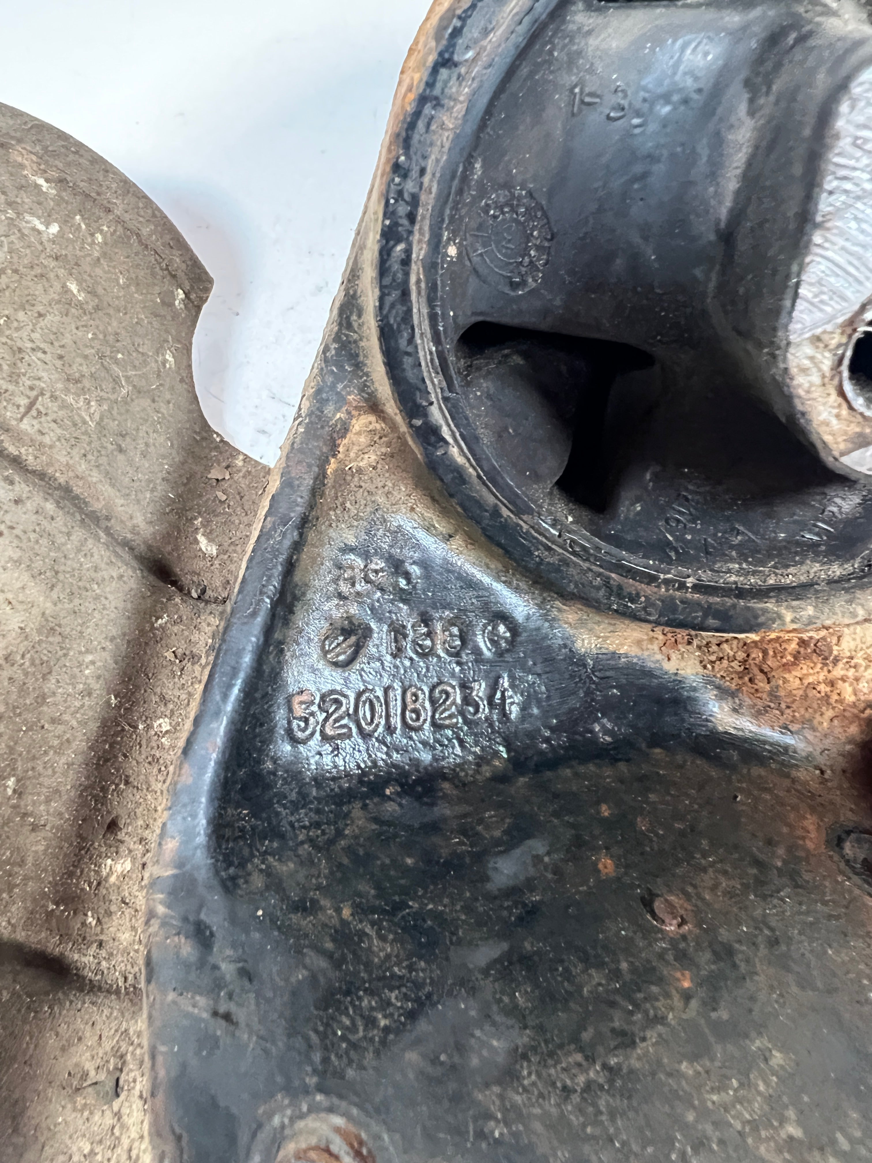 1994-2002 Dodge Ram 1500 2500 5.2L / 5.9L Gas Mount Passenger Side