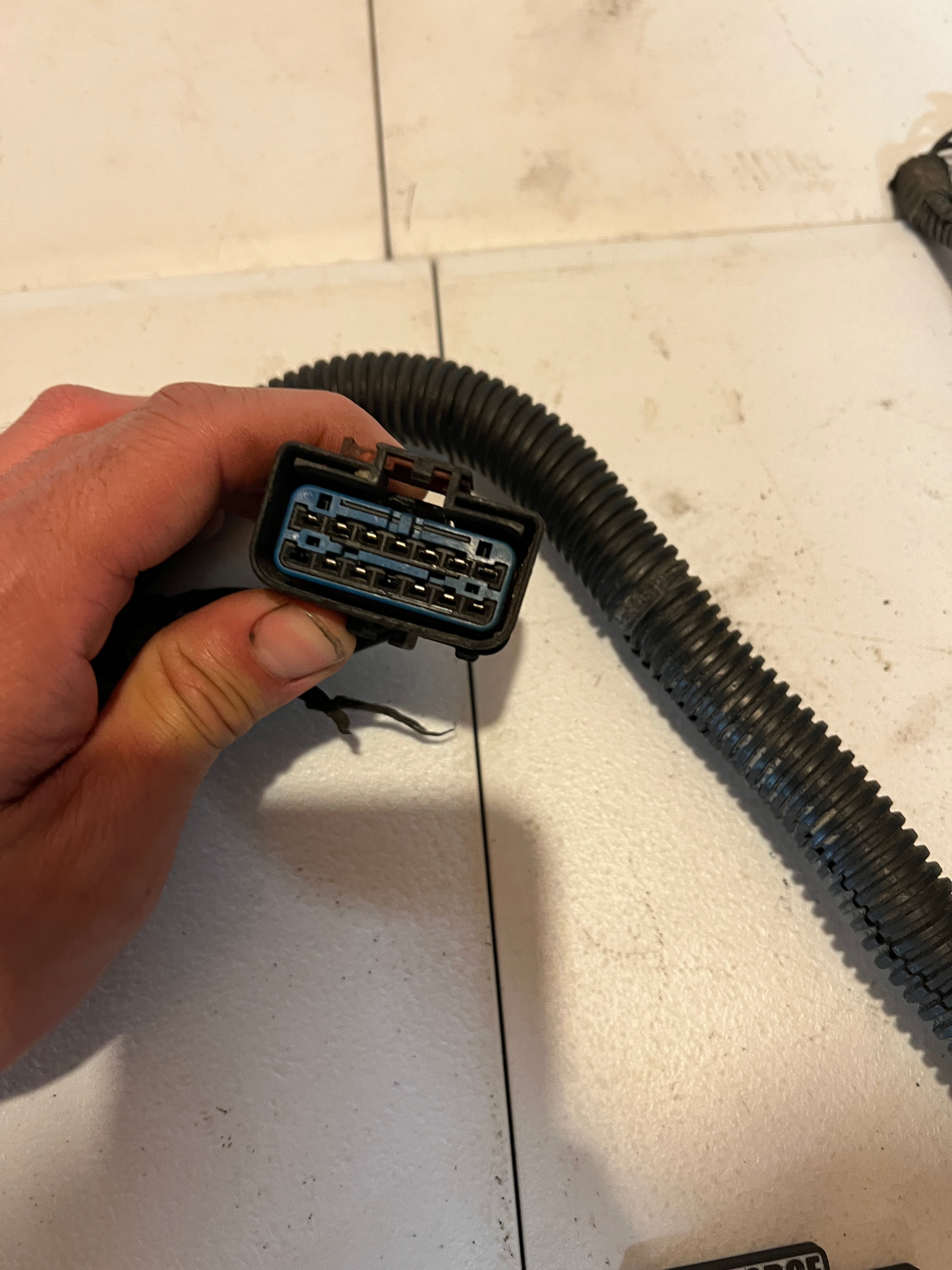 2004.5-2004.5 Dodge Ram 2500 3500 5.9L Cummins 48RE 2wd Transmission wiring Harness