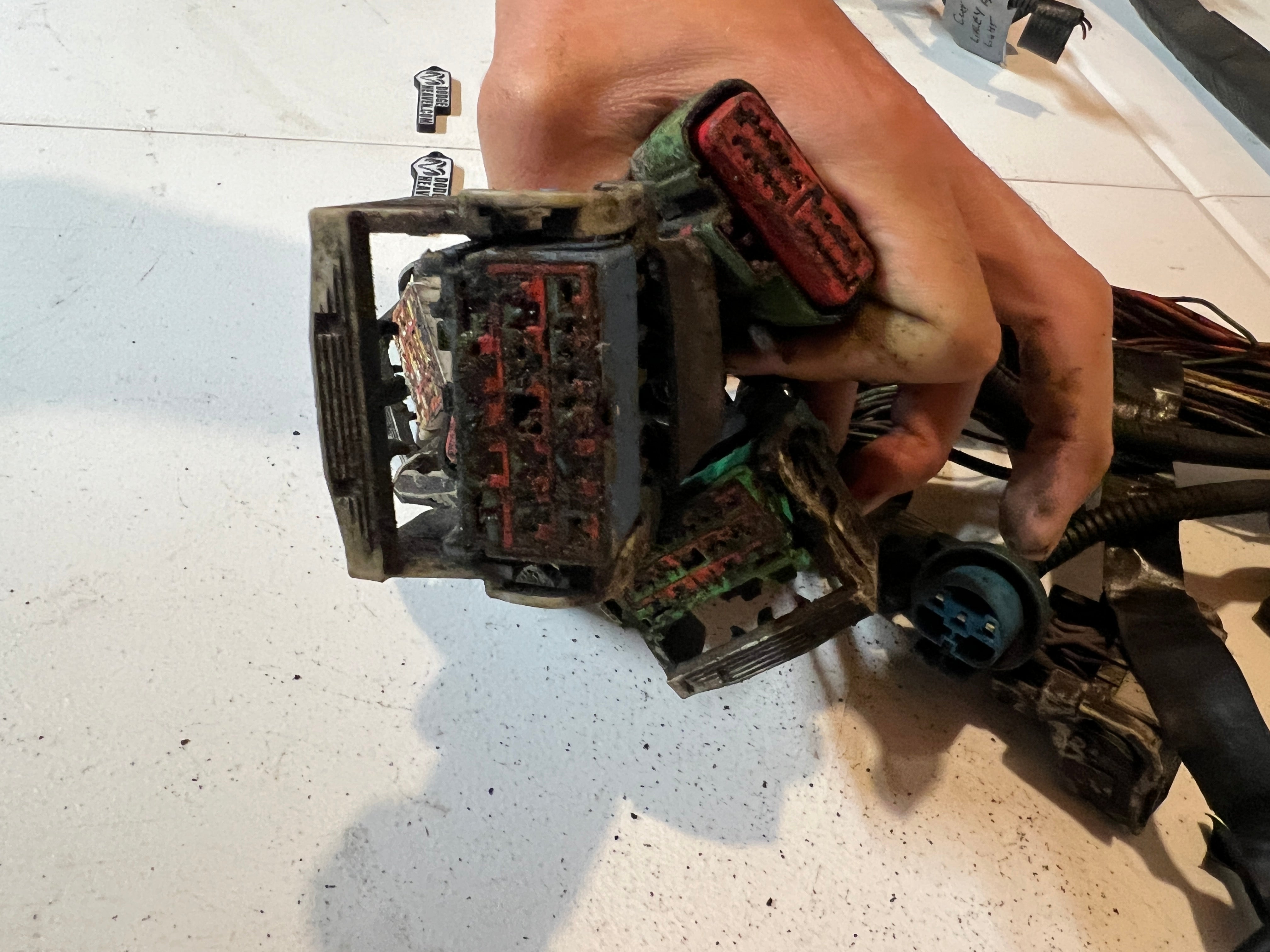 2003-2003 Dodge Ram 2500 3500 5.9L Cummins Auto Engine bay Wiring Harness