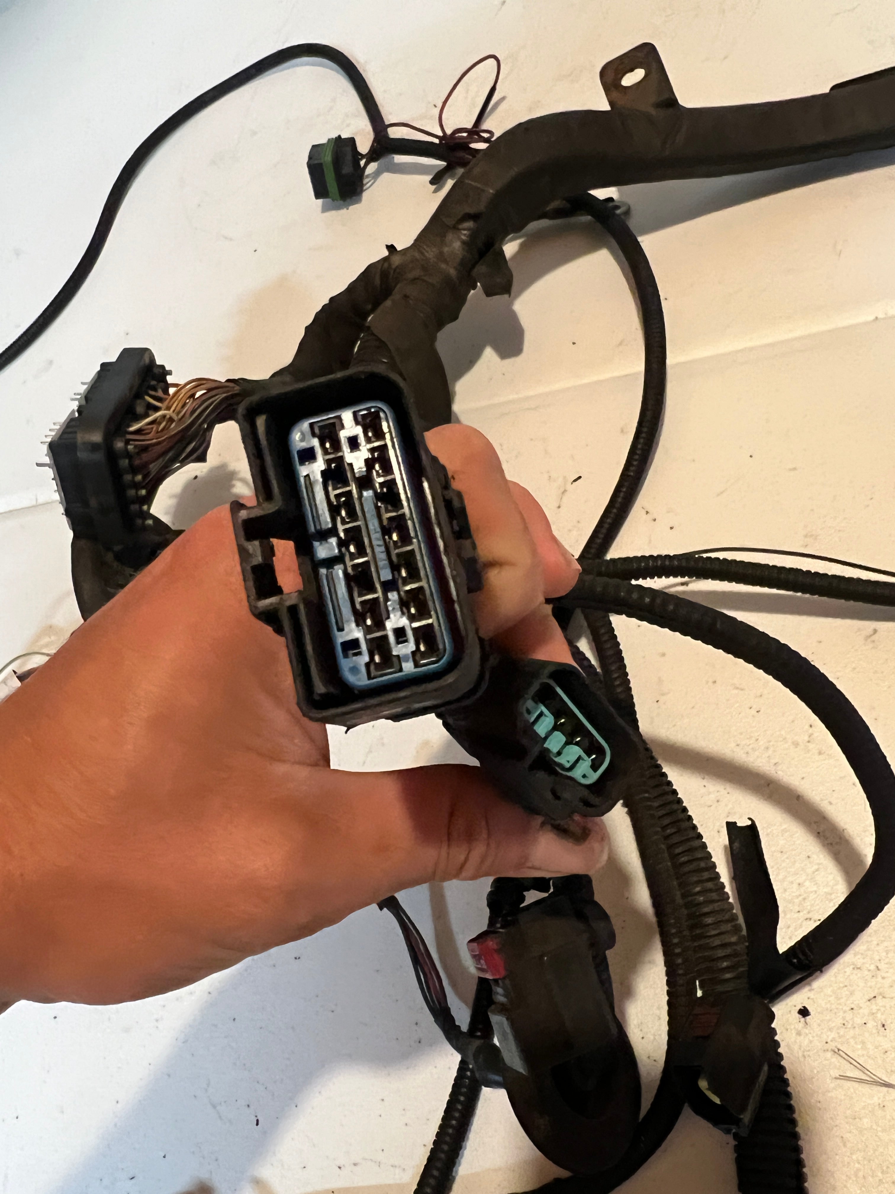 2003-2003 Dodge Ram 2500 3500 5.9L Cummins Auto Engine bay Wiring Harness