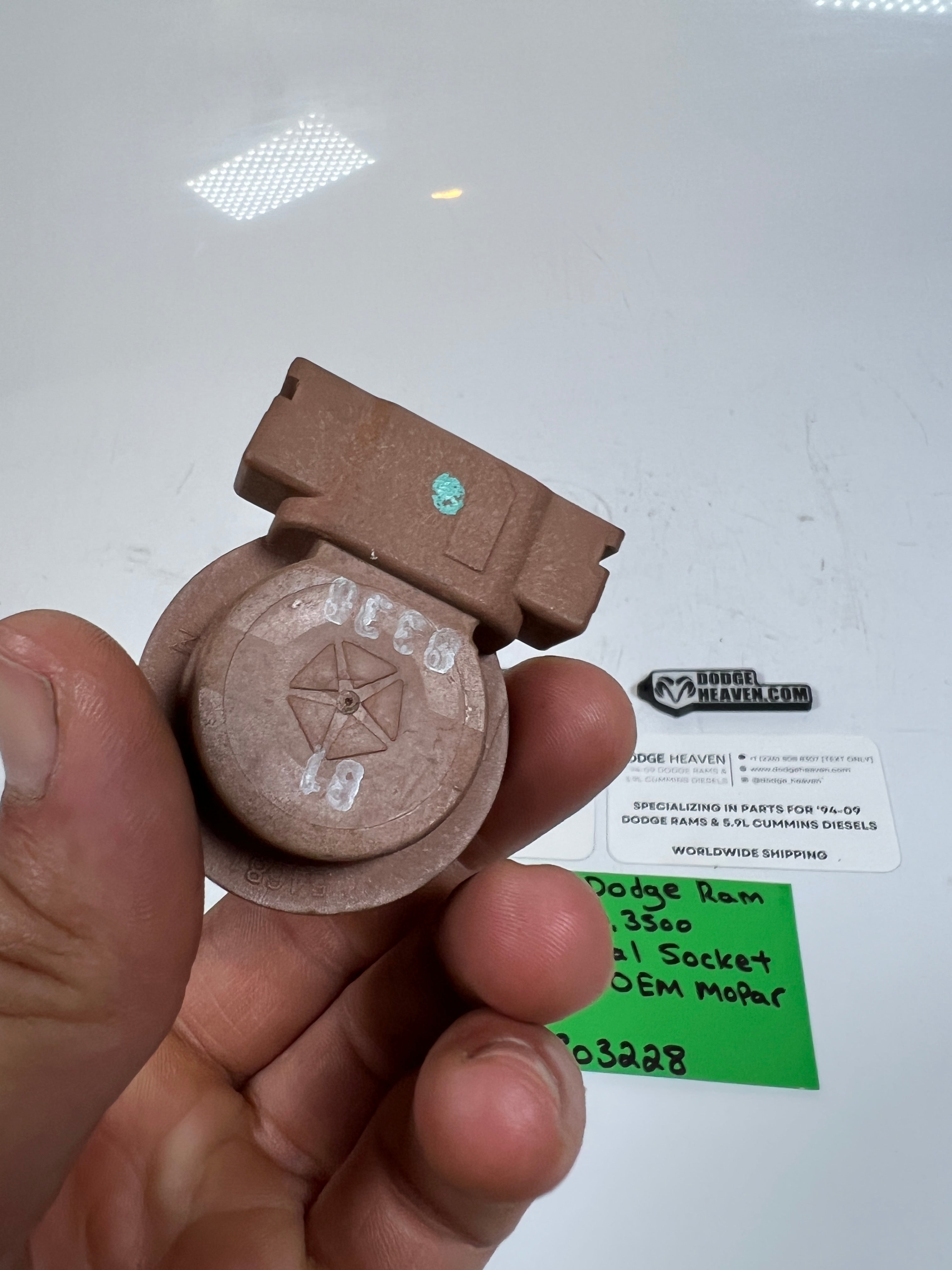 2002-2009 Dodge Ram 1500-3500 Turn Signal Socket RH / LH