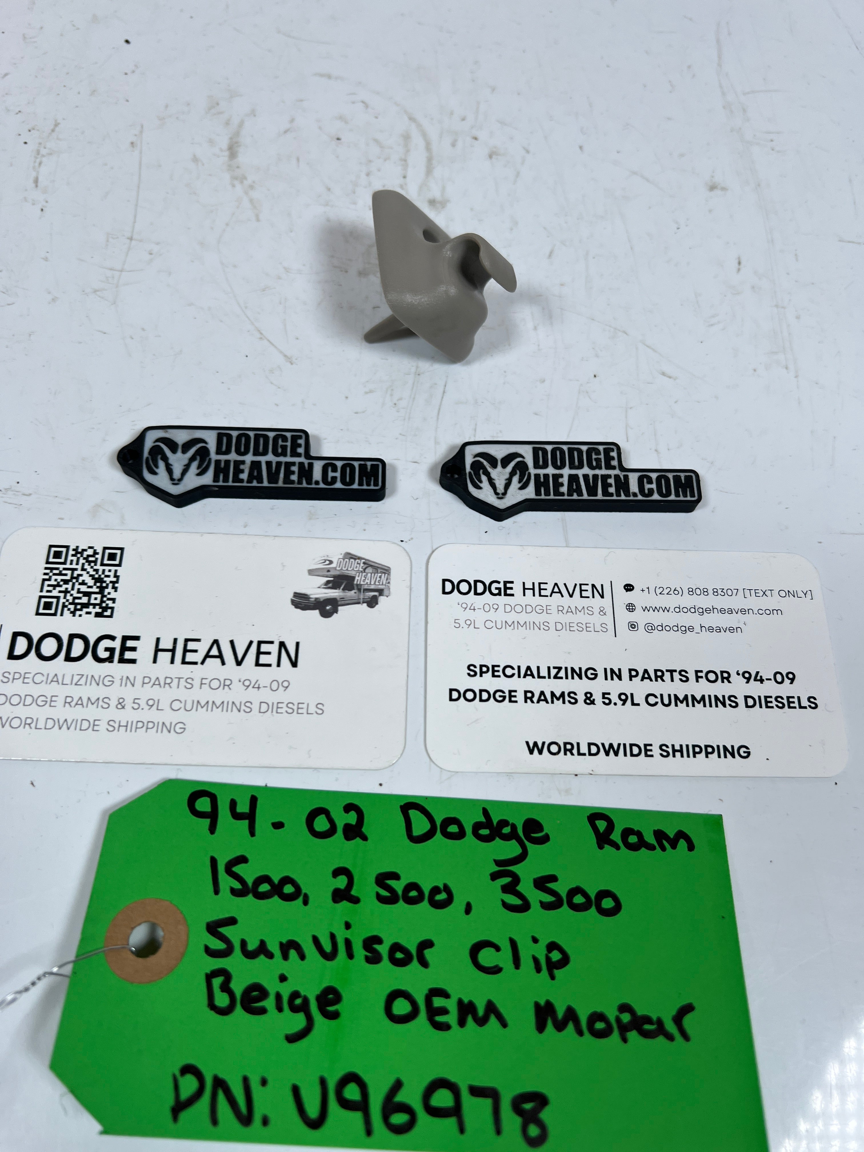 1994-2002 Dodge Ram 1500-3500 Sunvisor Clip